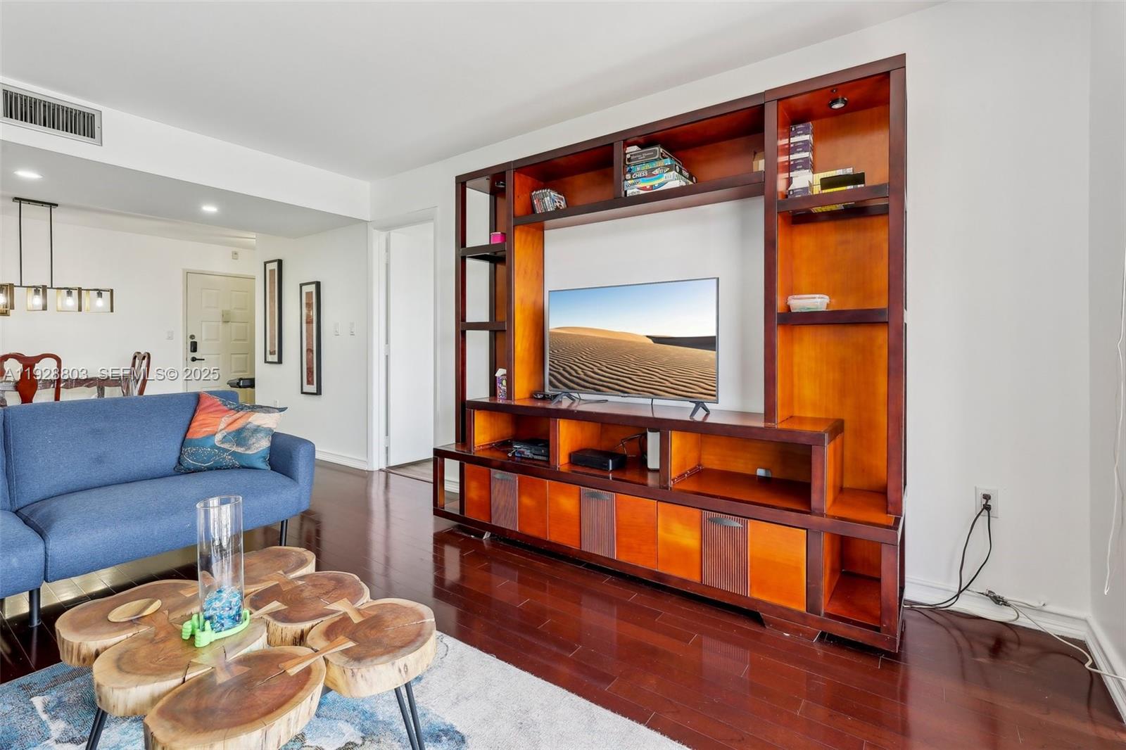 INVERWOOD CONDO - Residential