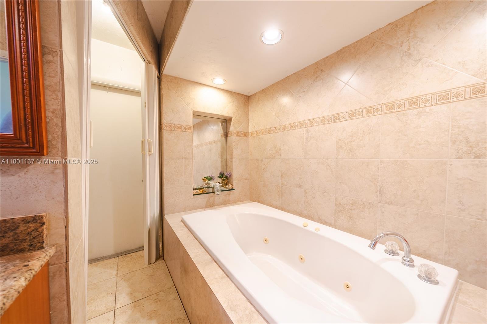 LAKEWOOD ESTS - Residential