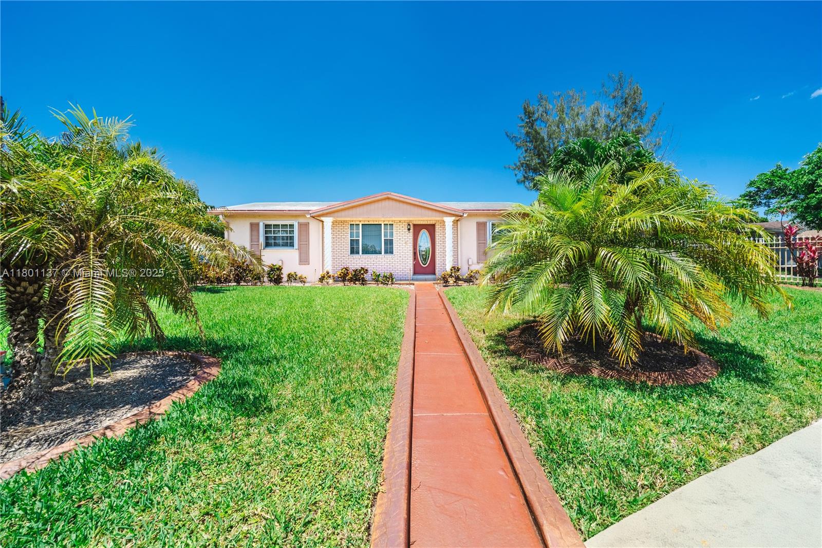 Property for Sale at 3125 Nw 205th St, Miami Gardens, Broward County, Florida - Bedrooms: 3 
Bathrooms: 2  - $555,000