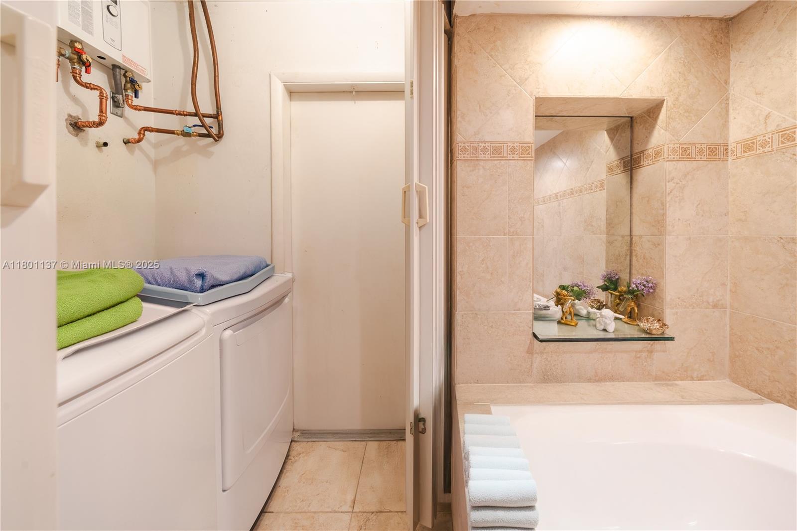 LAKEWOOD ESTS - Residential