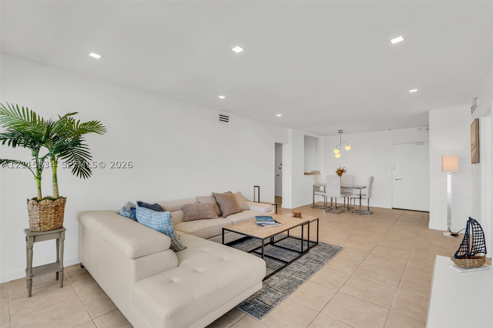 5161 Collins Ave 1717