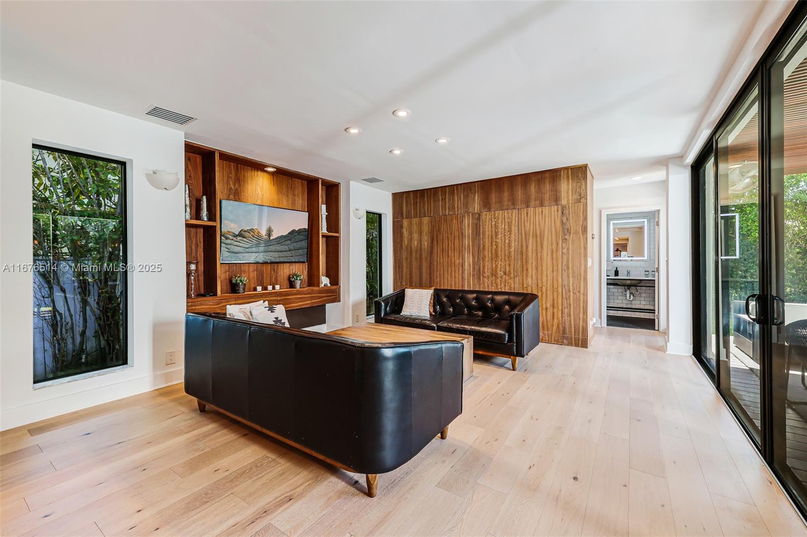 NAUTILUS EXTENSION - Residential