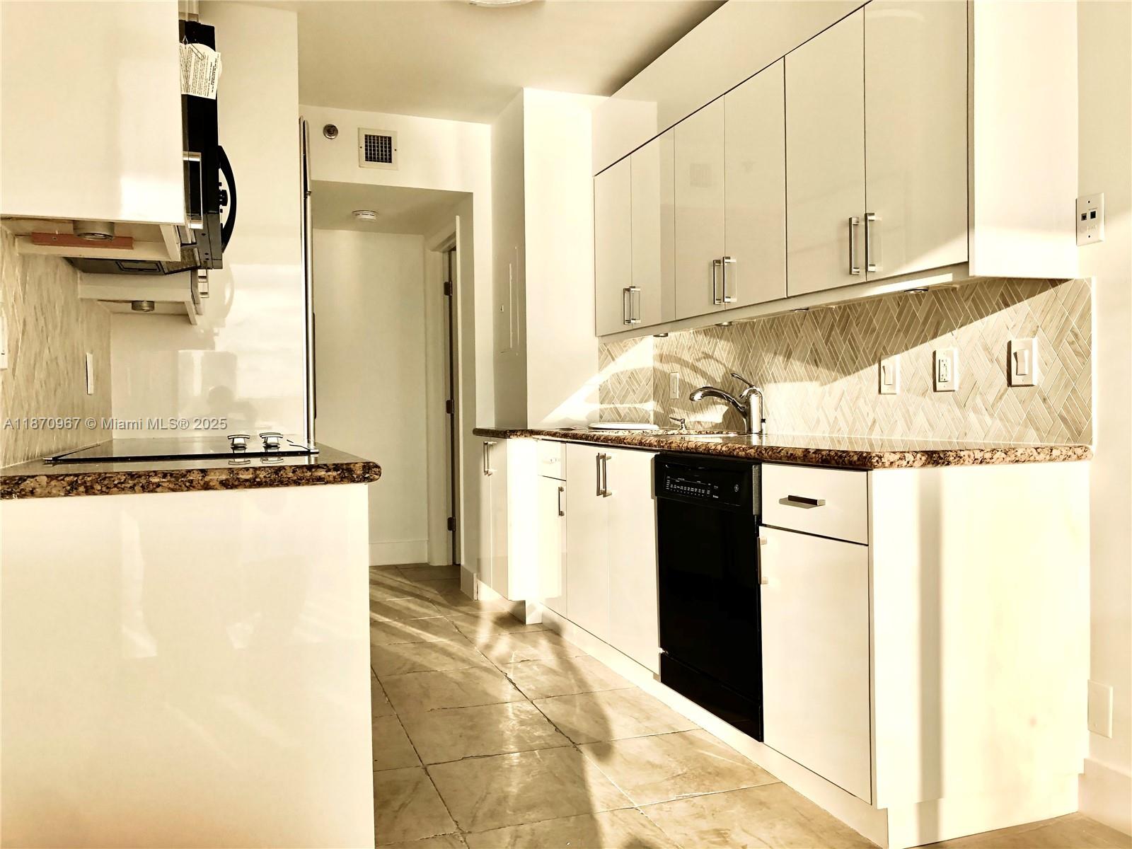 1000 ISL BLVD WILLIAMS IS - Residential Lease