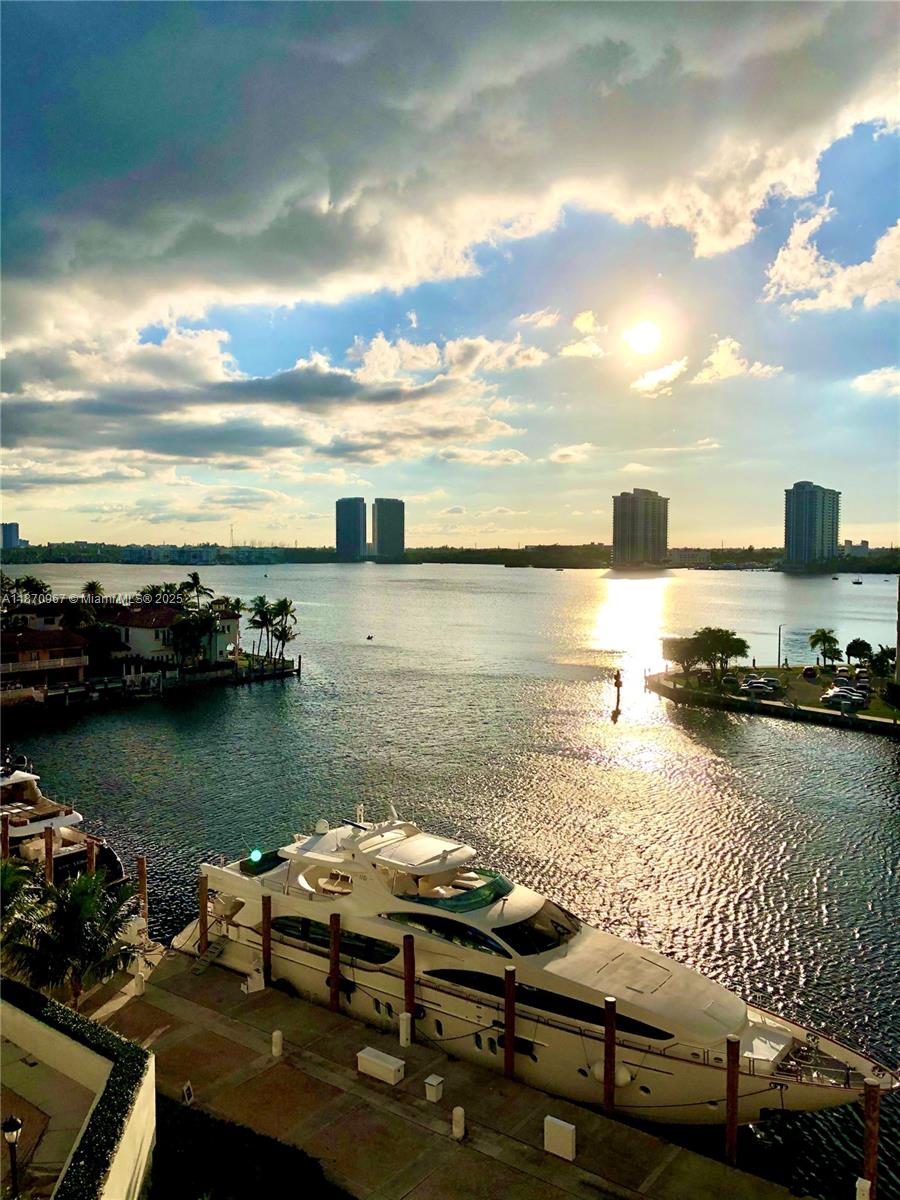 1000 ISL BLVD WILLIAMS IS - Residential Lease