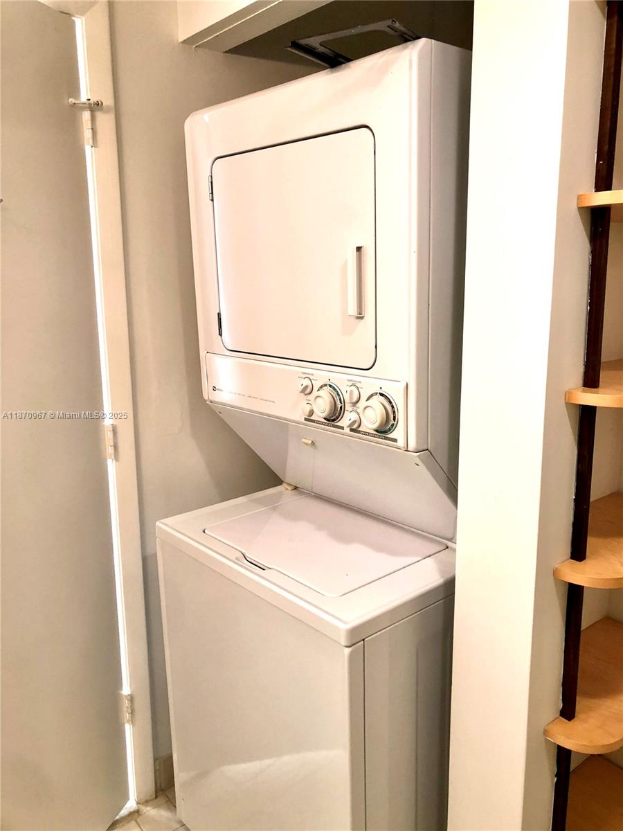 1000 ISL BLVD WILLIAMS IS - Residential Lease