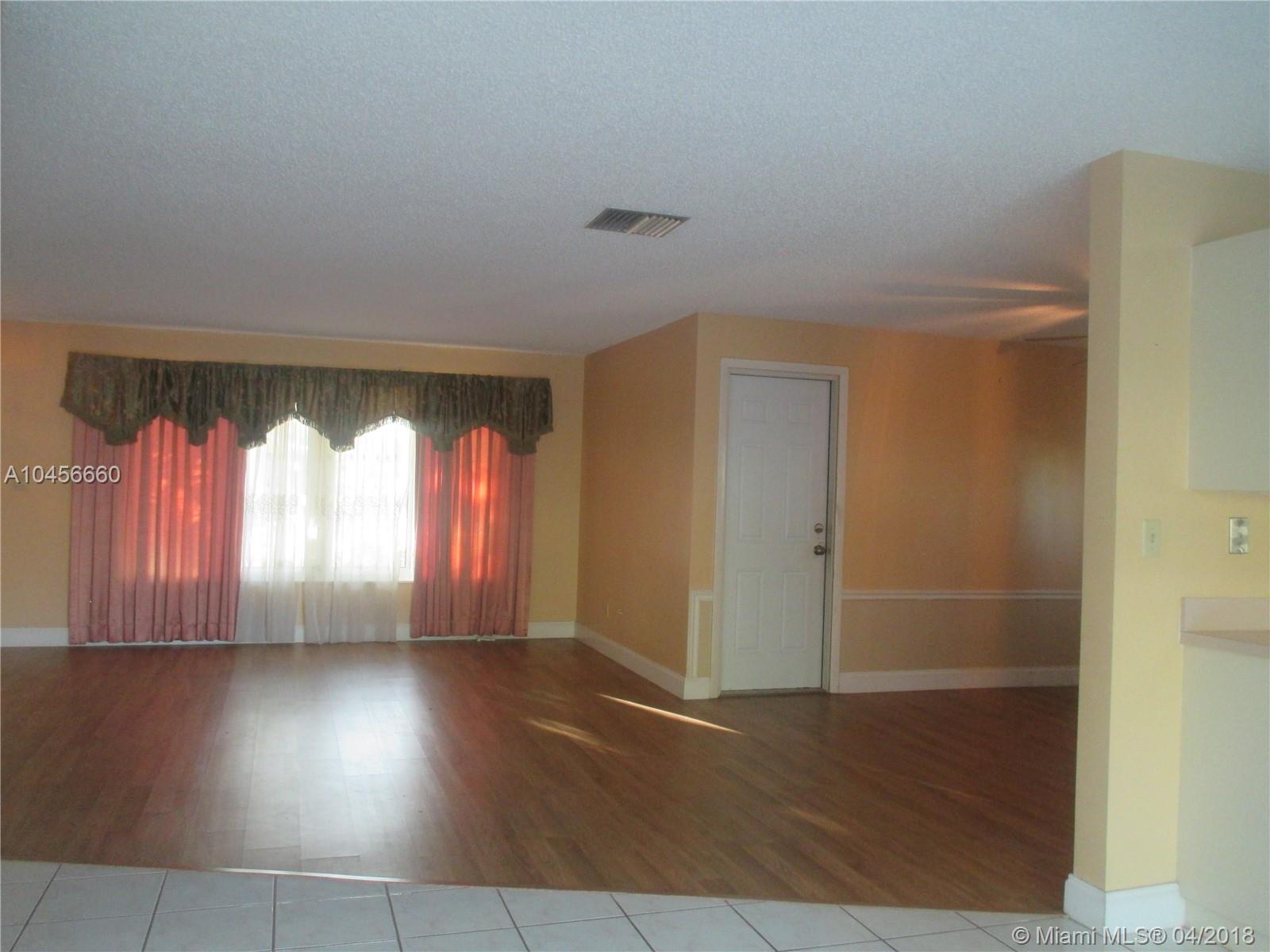 FAIRWAY LAKE SOUTH SEC 1 - Residential Lease