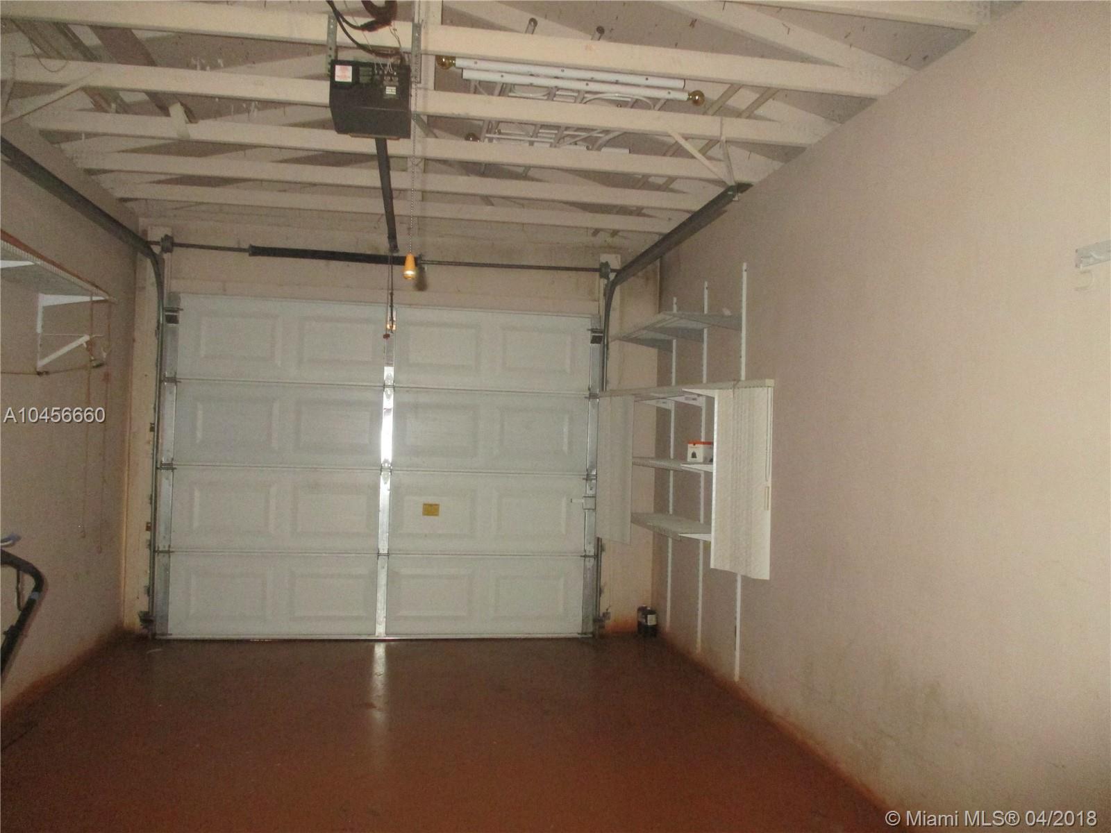 FAIRWAY LAKE SOUTH SEC 1 - Residential Lease