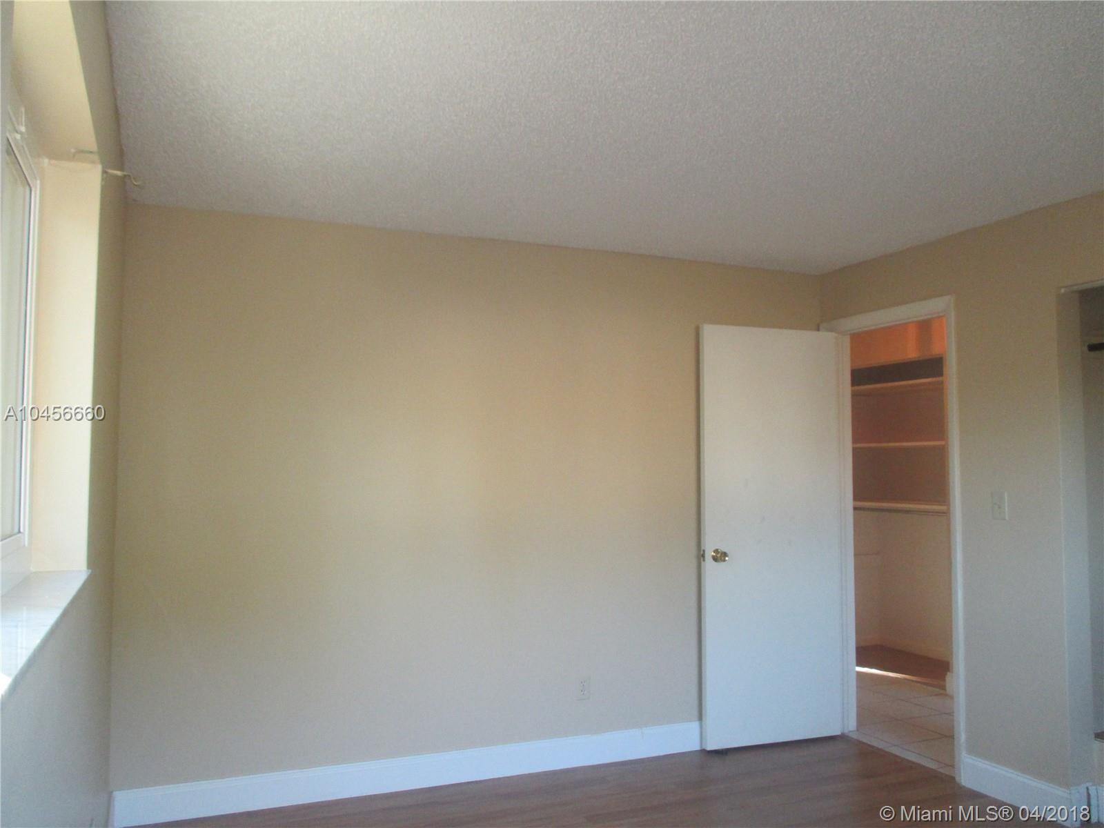 FAIRWAY LAKE SOUTH SEC 1 - Residential Lease