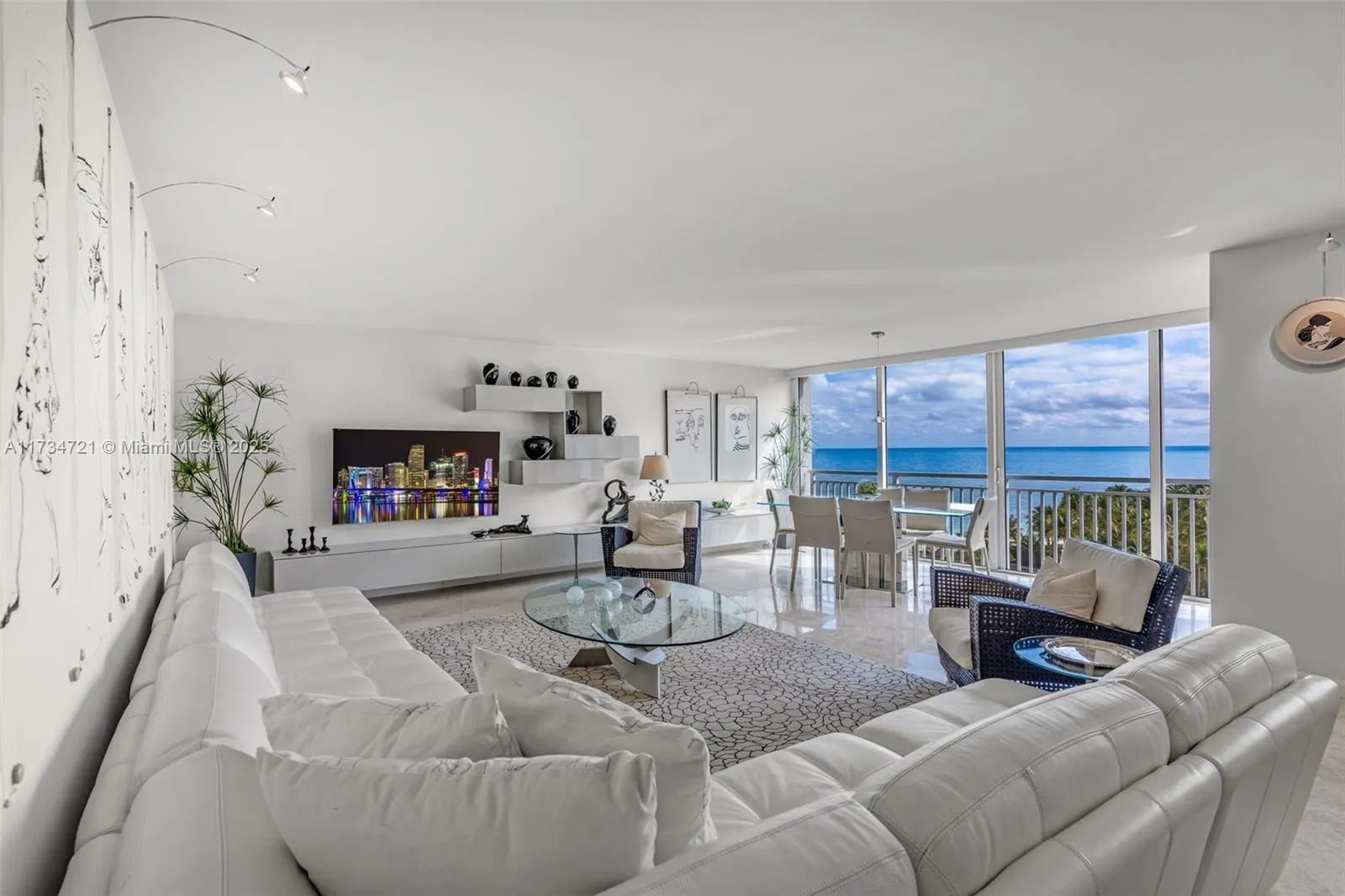 Key Biscayne, Florida 33149, United States, 2 Bedrooms Bedrooms, ,2 BathroomsBathrooms,Residential,Active,12533