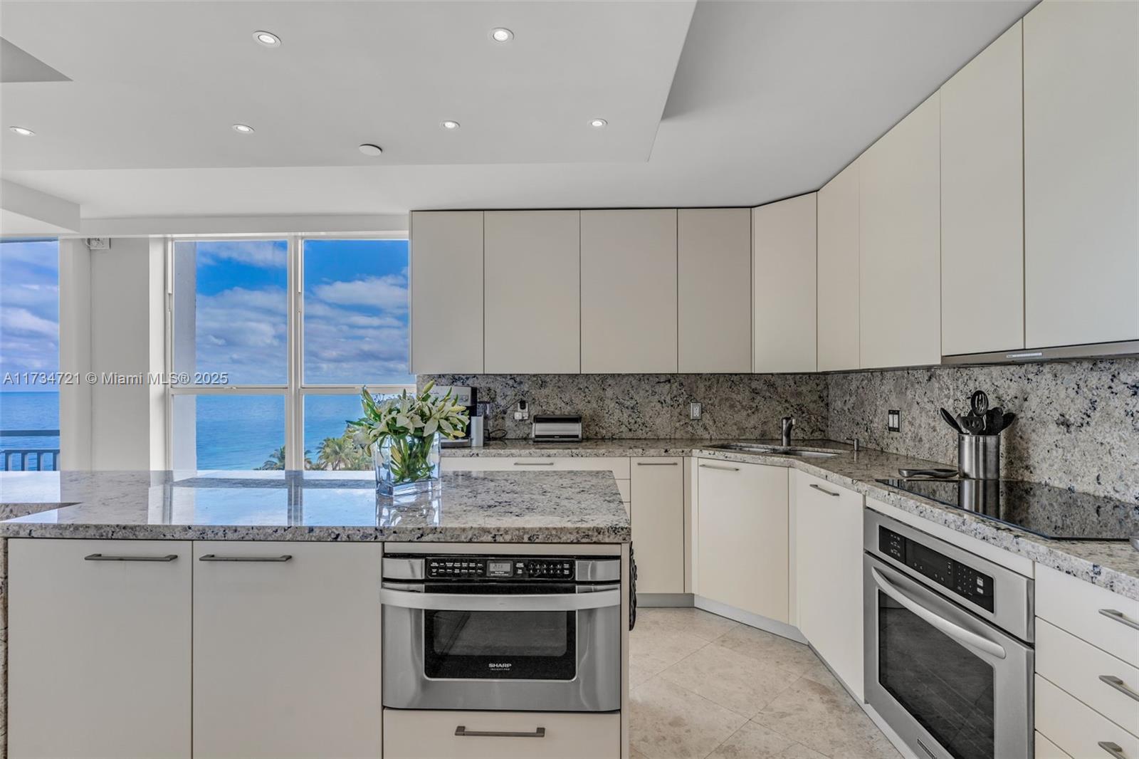 607 Ocean Dr 10J
