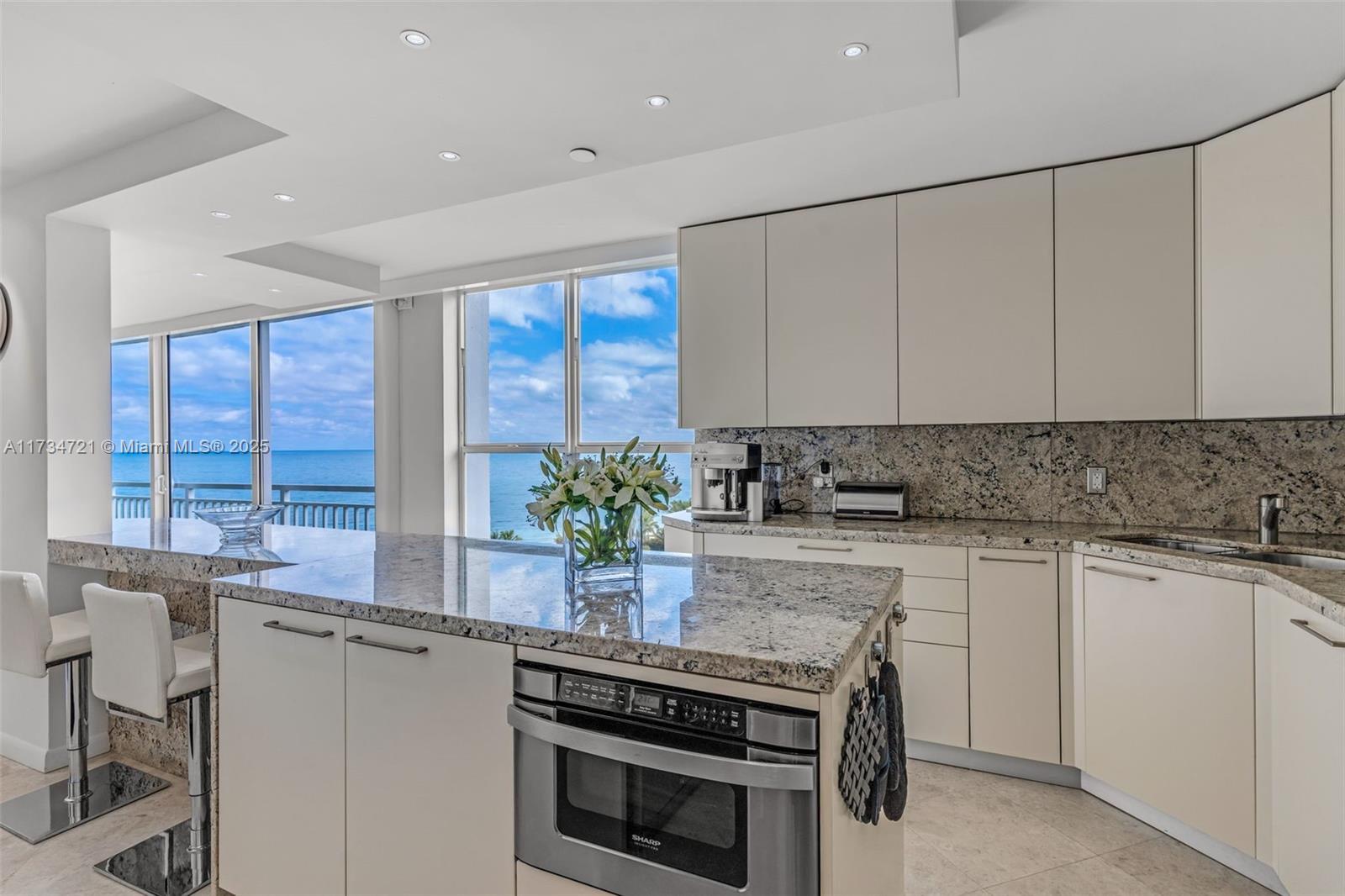 607 Ocean Dr 10J