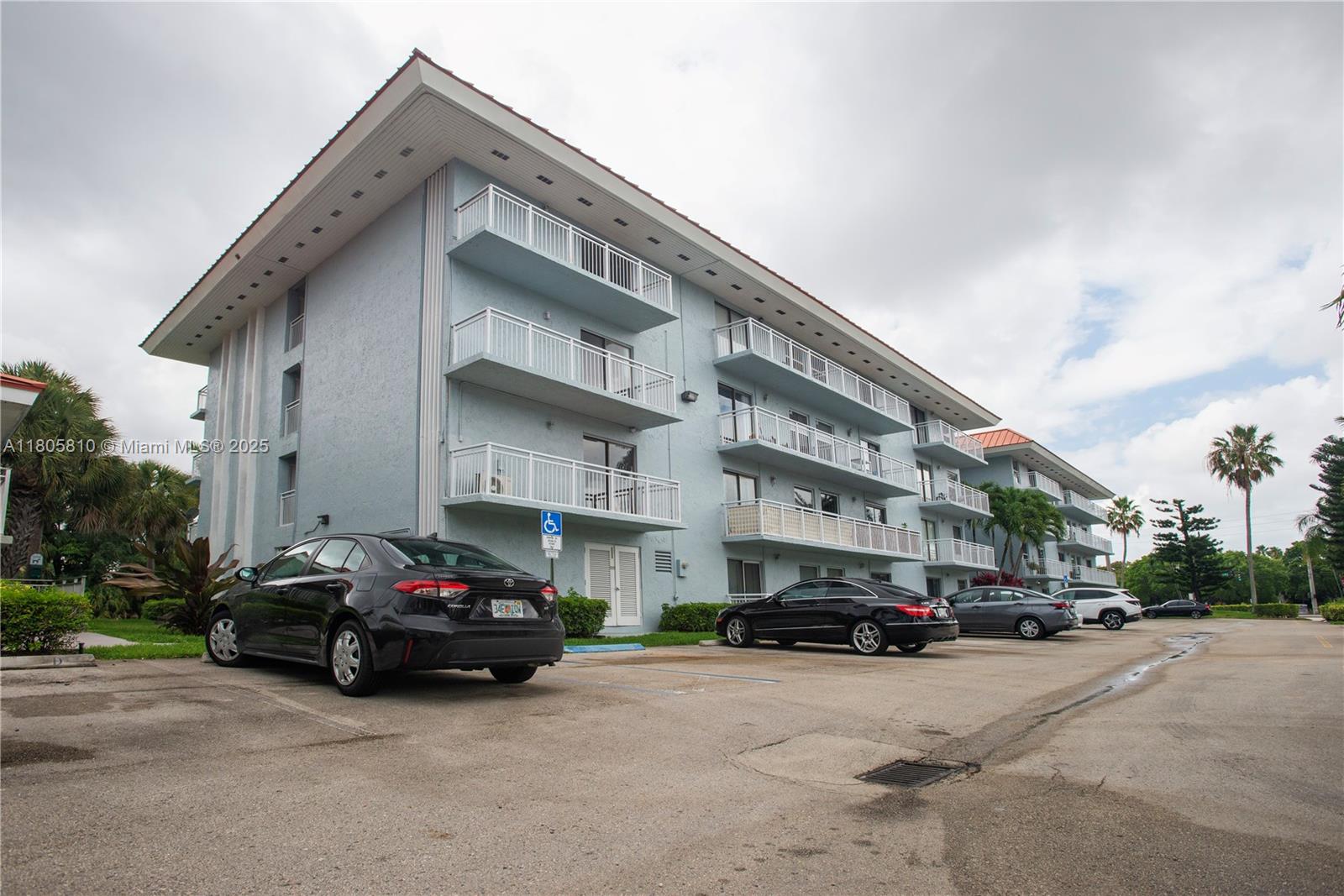 405 S Pine Island Rd 405D