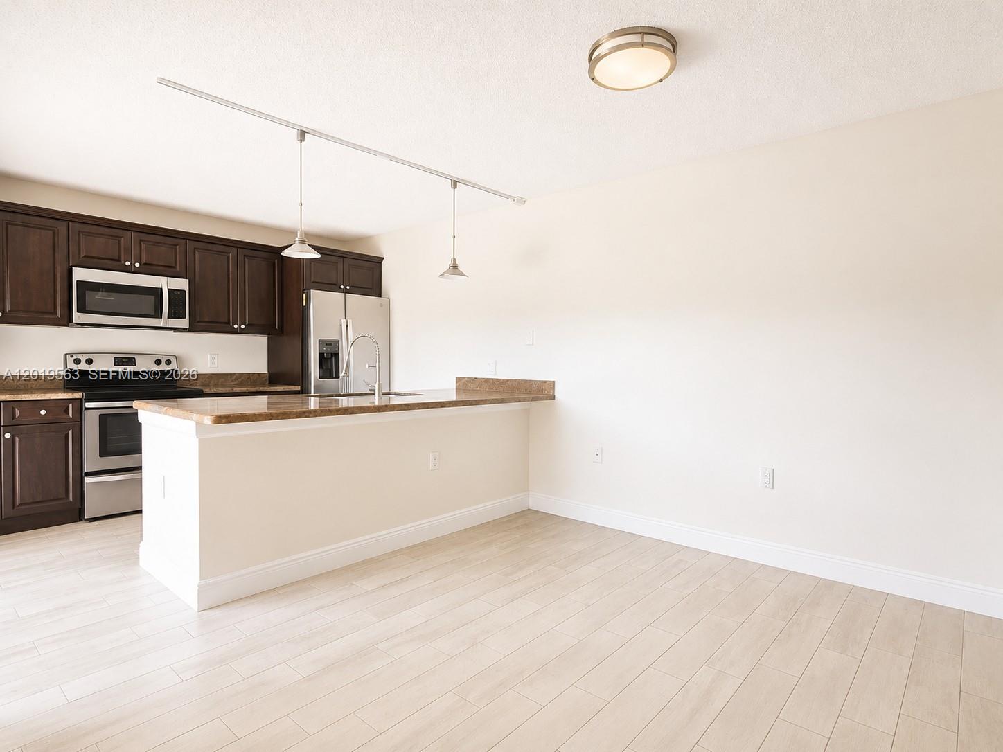 824 Blue Ridge Cir