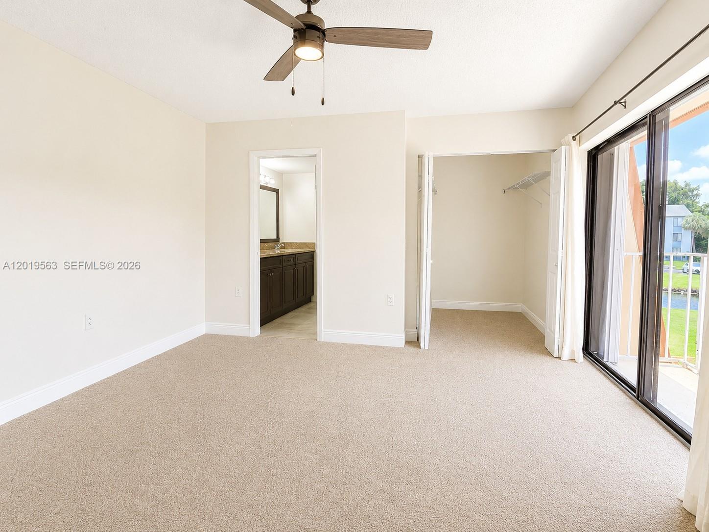 WATERSIDE LUXURY TOWNHOME - Residential