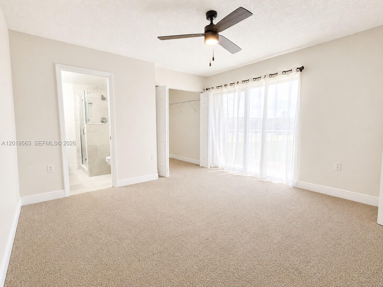 WATERSIDE LUXURY TOWNHOME - Residential