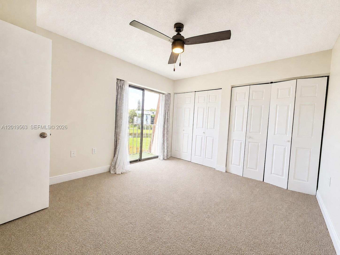 WATERSIDE LUXURY TOWNHOME - Residential