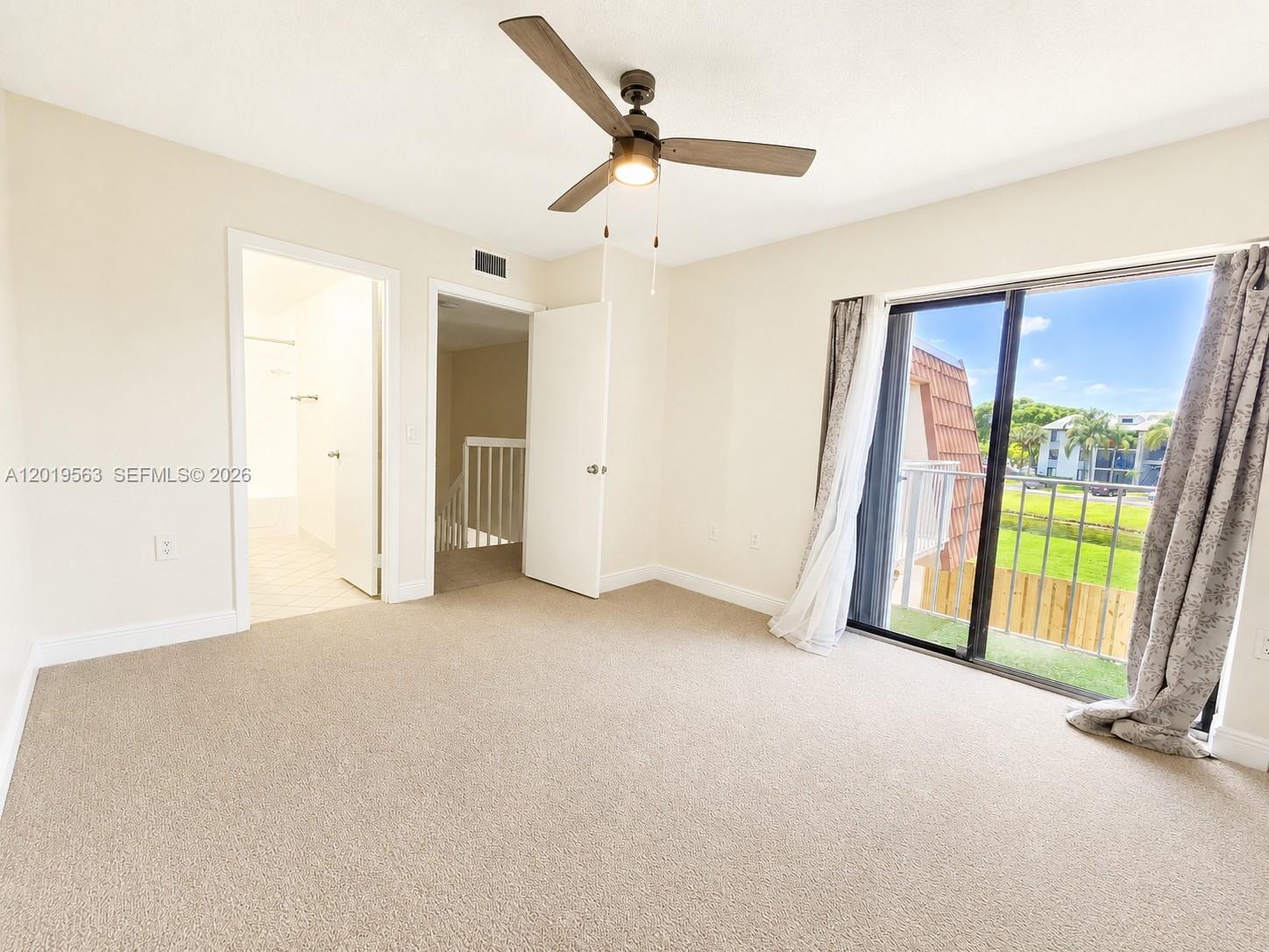 WATERSIDE LUXURY TOWNHOME - Residential