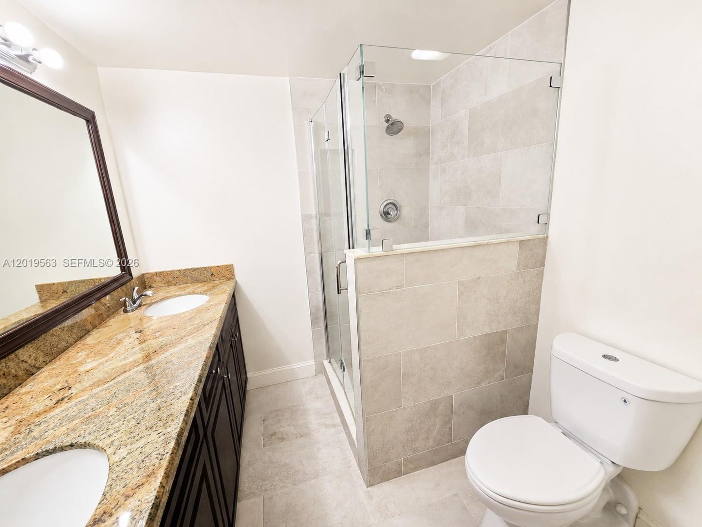 WATERSIDE LUXURY TOWNHOME - Residential