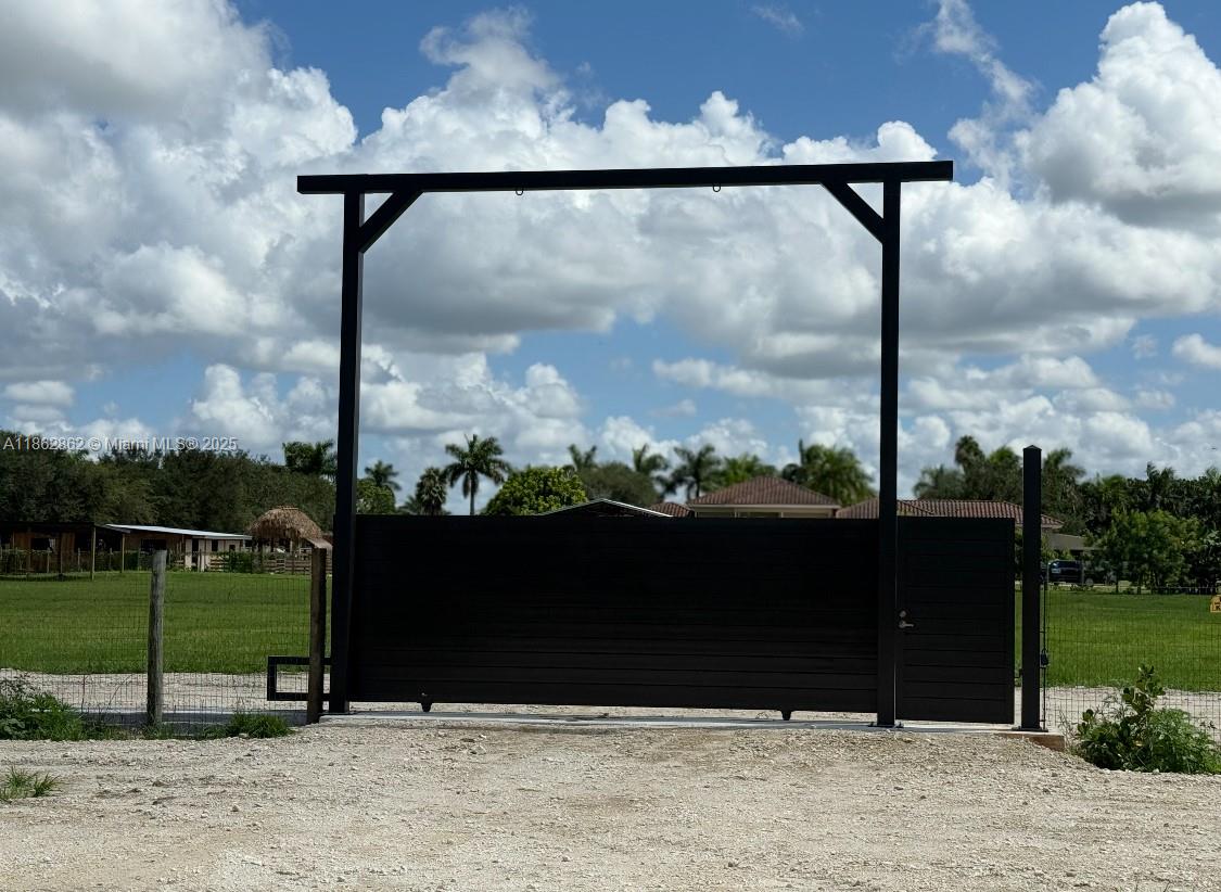 This stunning 2.5-acre property sits in a welcoming, family-oriented and agricultural community near SW 248th Street and SW 227th Avenue. The lot is fully cleared and fenced, offering northern exposure, making it an ideal setting to build your dream home, establish farmland, or begin a small nursery.