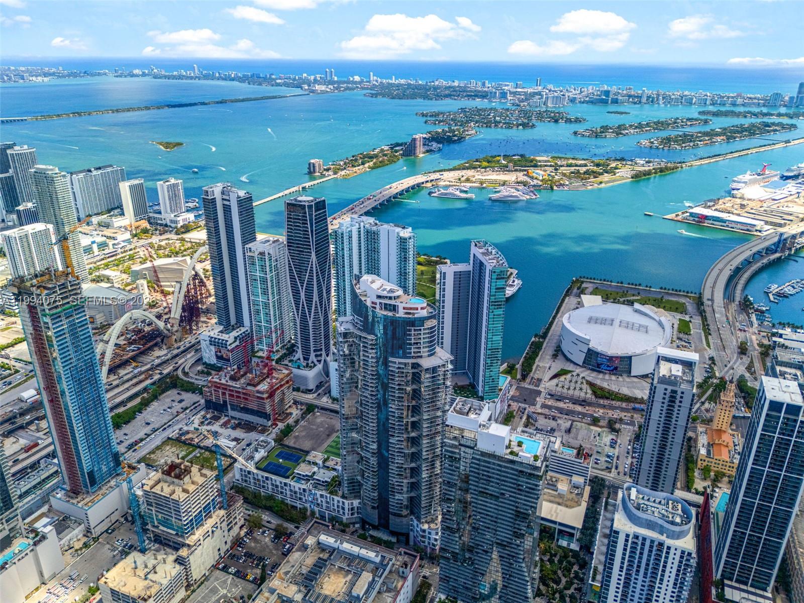 PARAMOUNT MIAMI WORLDCENT - Residential Lease