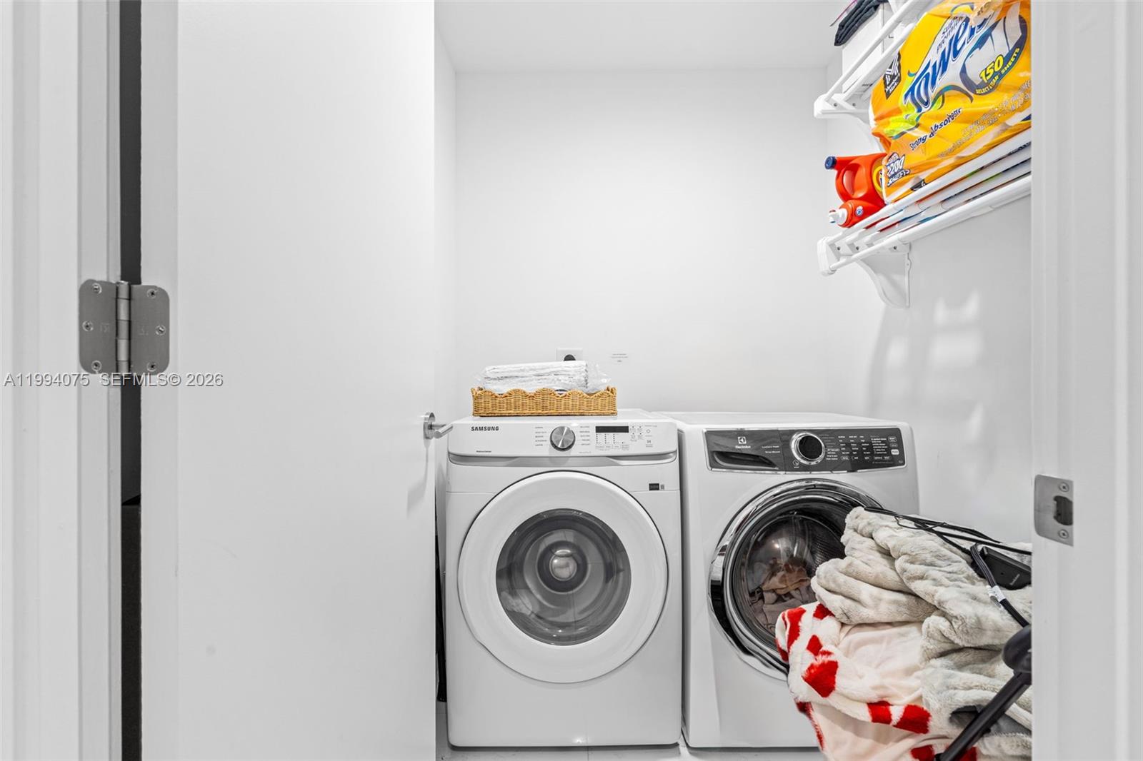 PARAMOUNT MIAMI WORLDCENT - Residential Lease