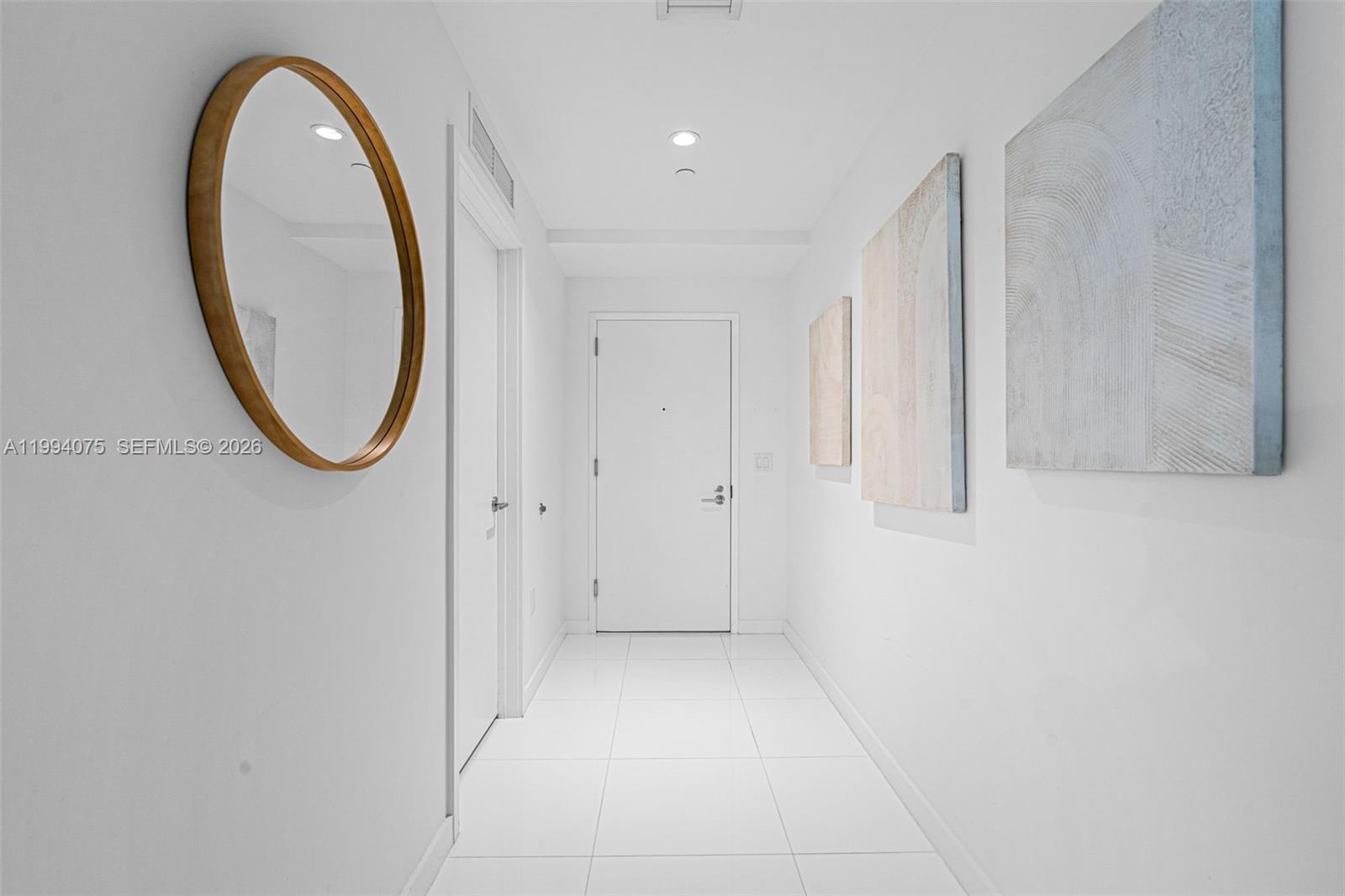 PARAMOUNT MIAMI WORLDCENT - Residential Lease