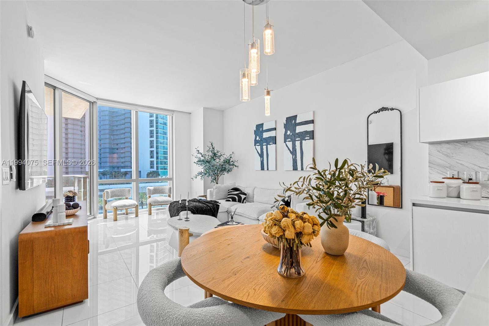 PARAMOUNT MIAMI WORLDCENT - Residential Lease