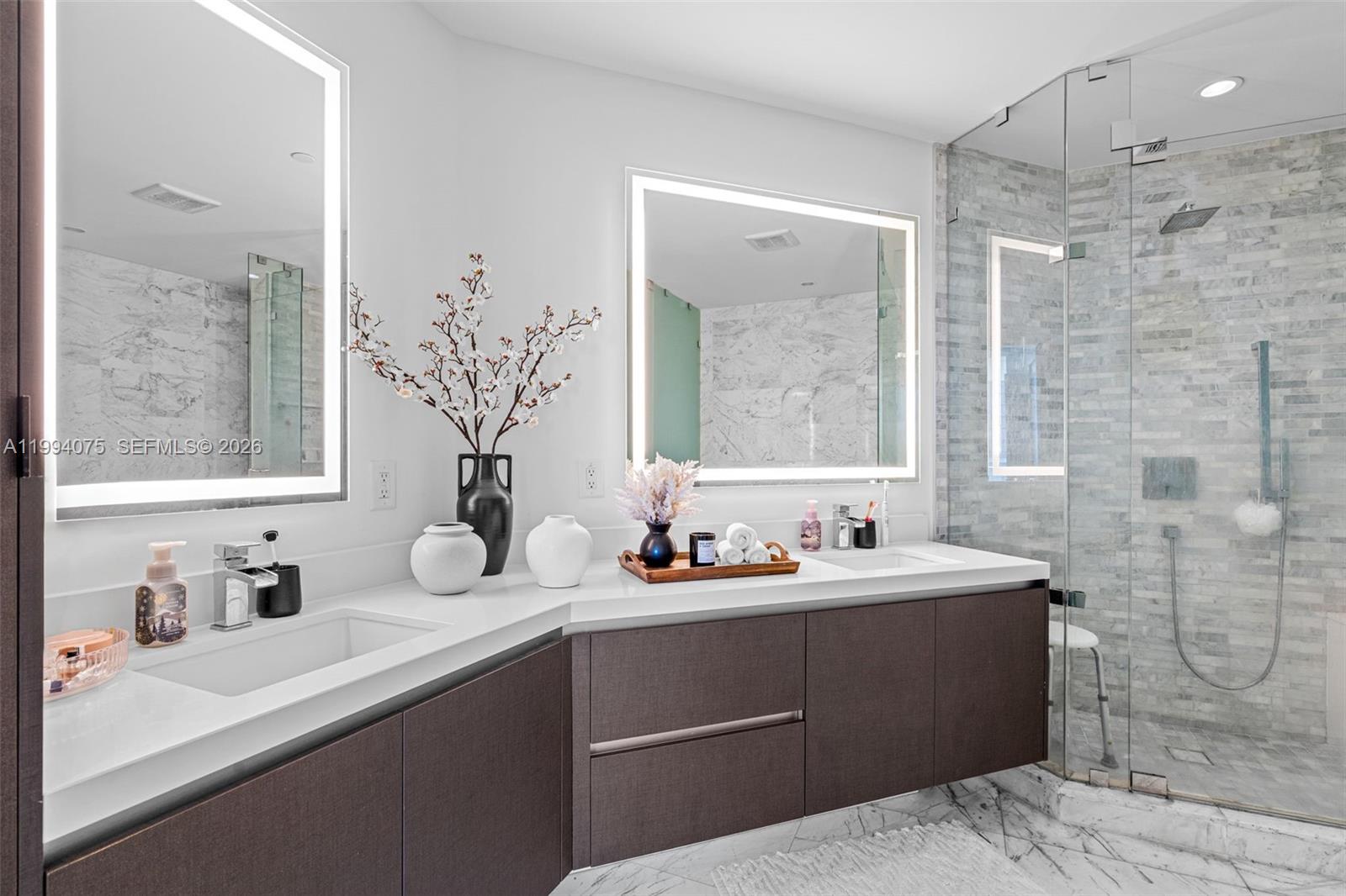 PARAMOUNT MIAMI WORLDCENT - Residential Lease