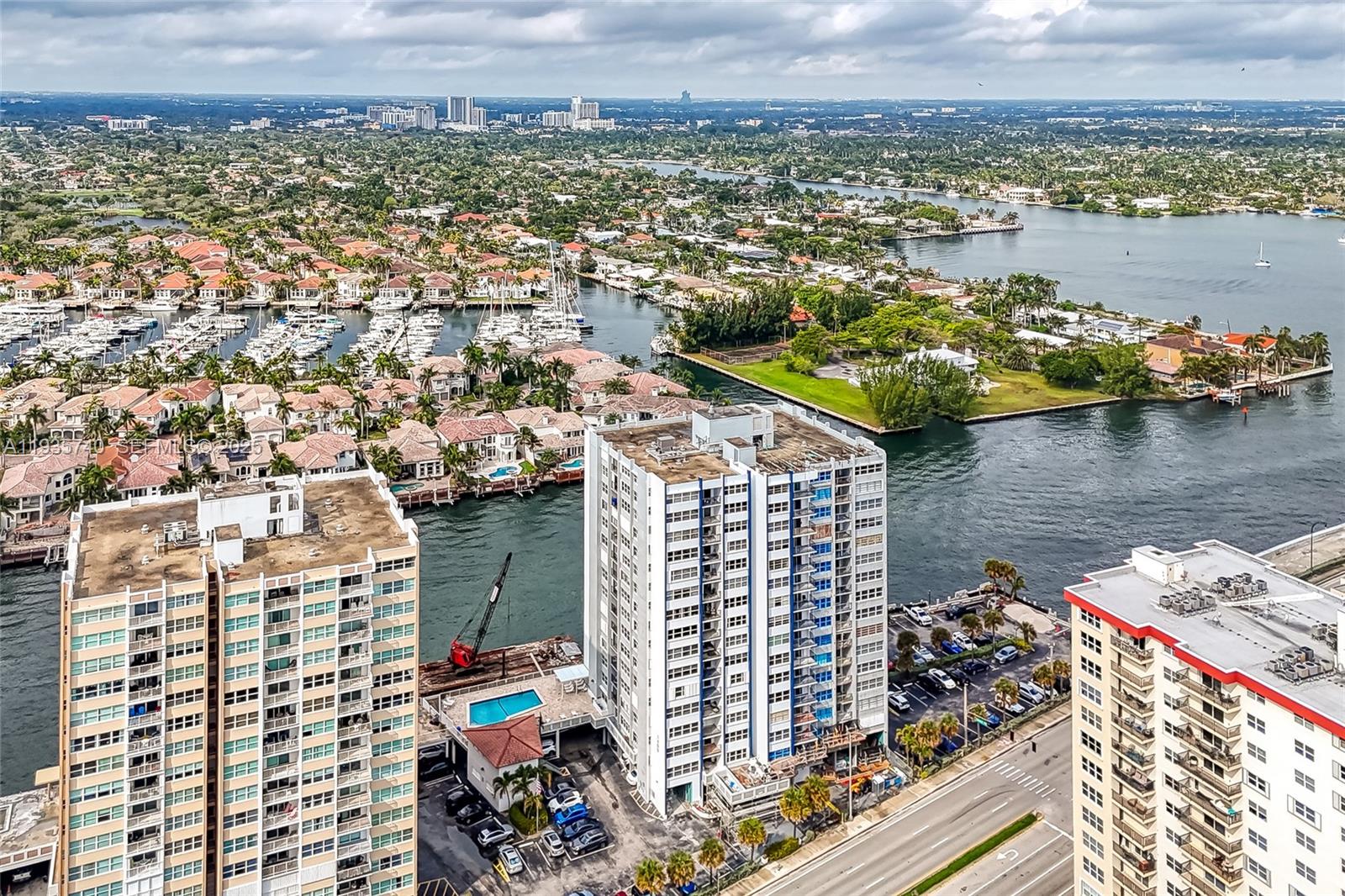 TRAFALGAR TOWERS CONDOMIN - Residential