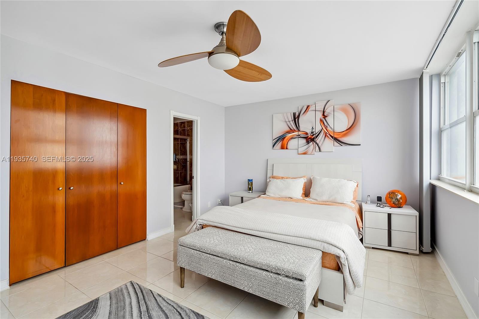 TRAFALGAR TOWERS CONDOMIN - Residential