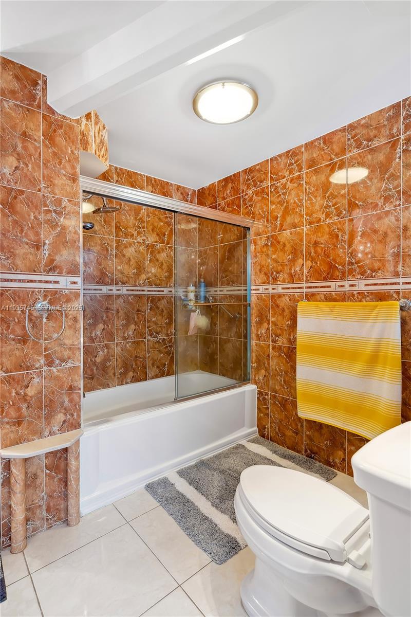 TRAFALGAR TOWERS CONDOMIN - Residential