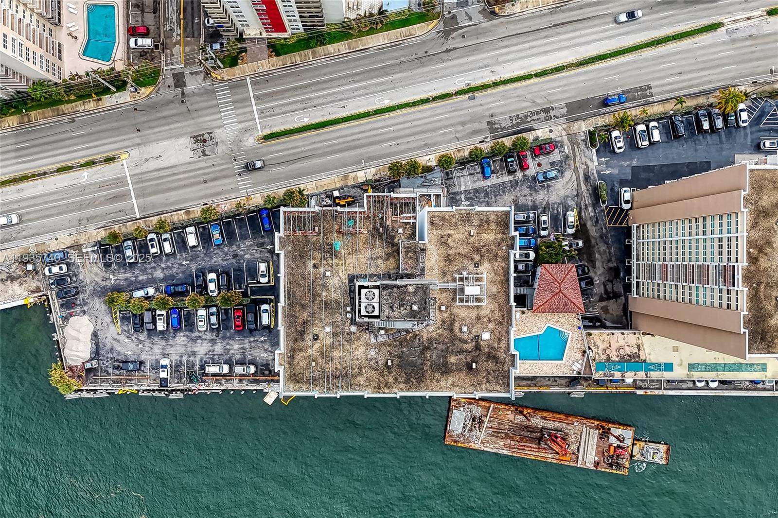 TRAFALGAR TOWERS CONDOMIN - Residential