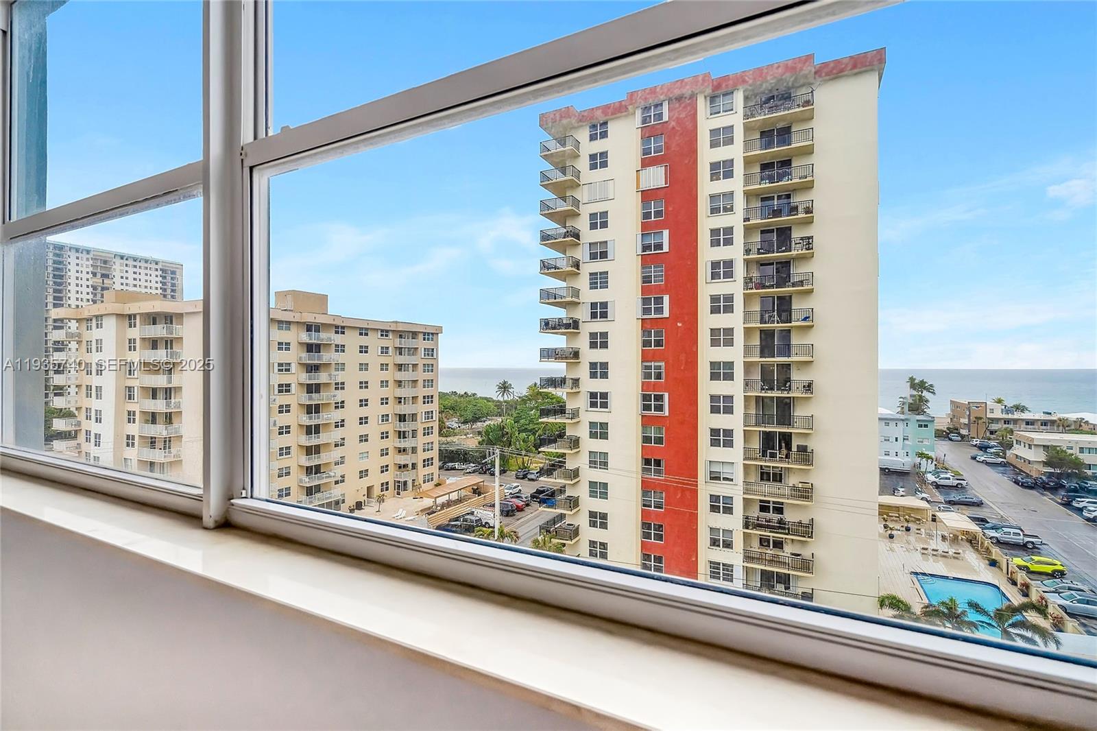 TRAFALGAR TOWERS CONDOMIN - Residential