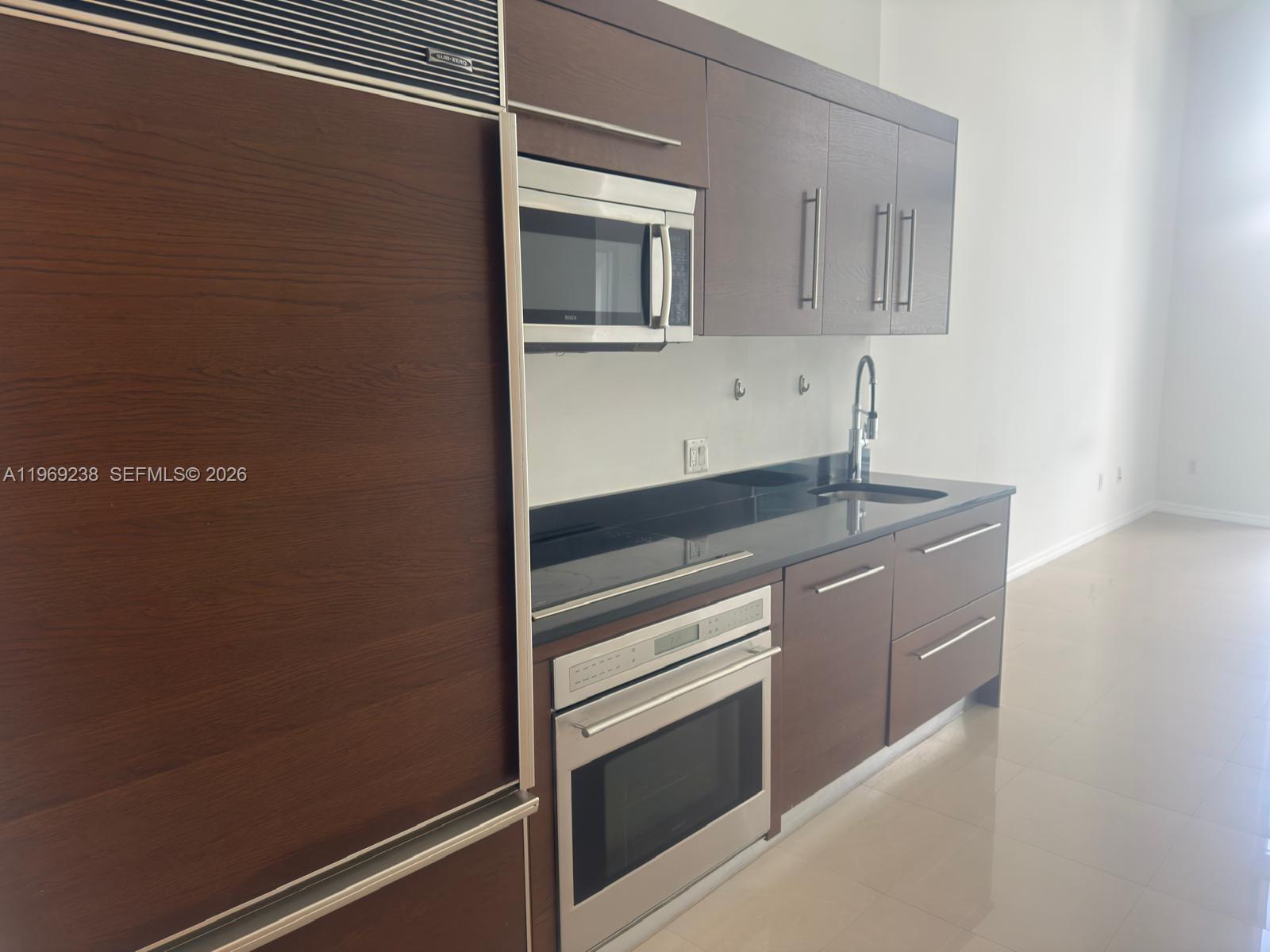 ICONBRICKELL CONDO NO 1 - Residential