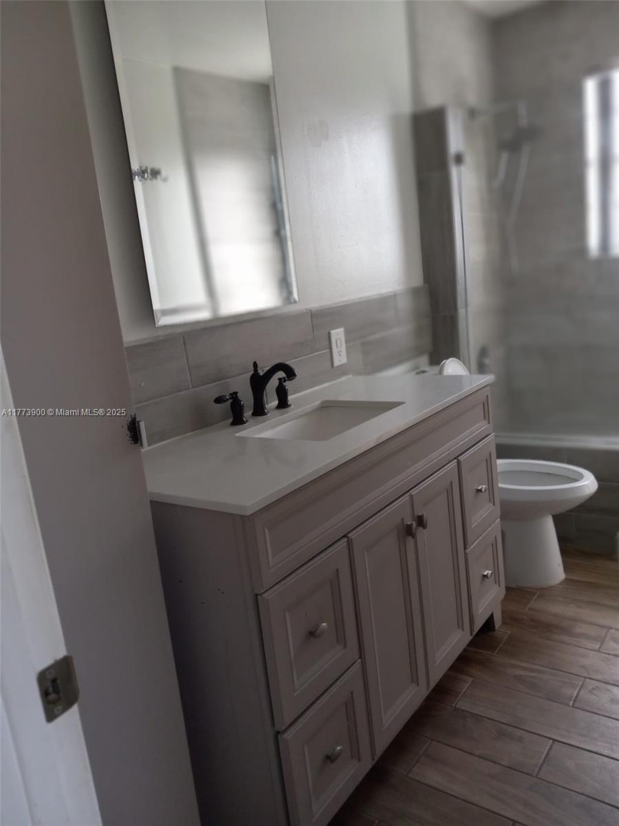 13926 SW 164th St -