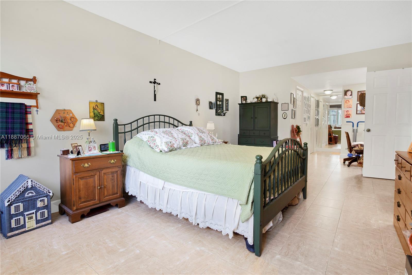 HILLCREST NO 21 CONDO - Residential