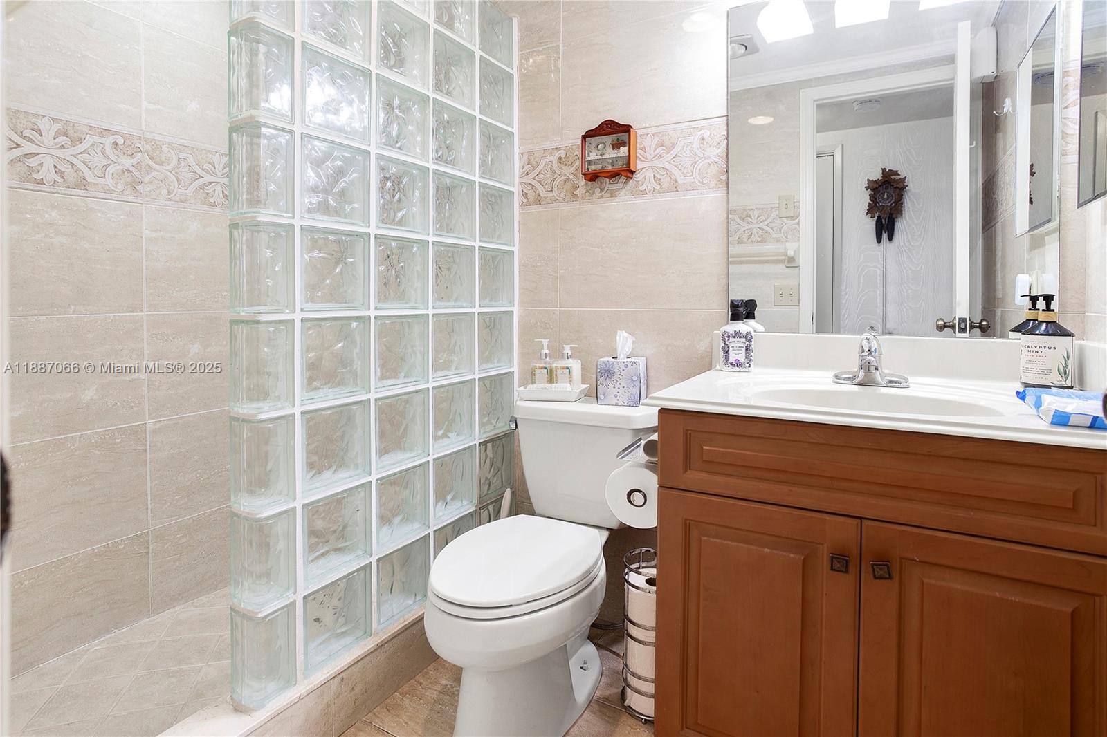 HILLCREST NO 21 CONDO - Residential