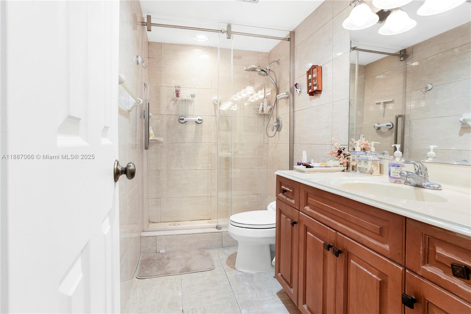 HILLCREST NO 21 CONDO - Residential