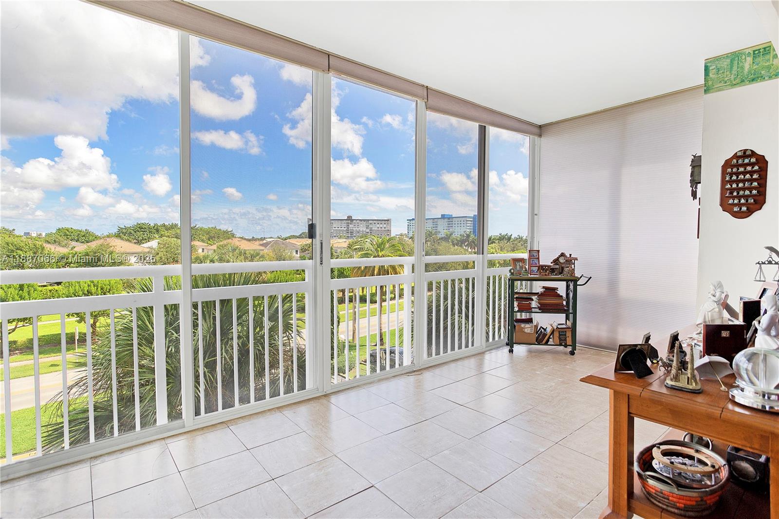 HILLCREST NO 21 CONDO - Residential