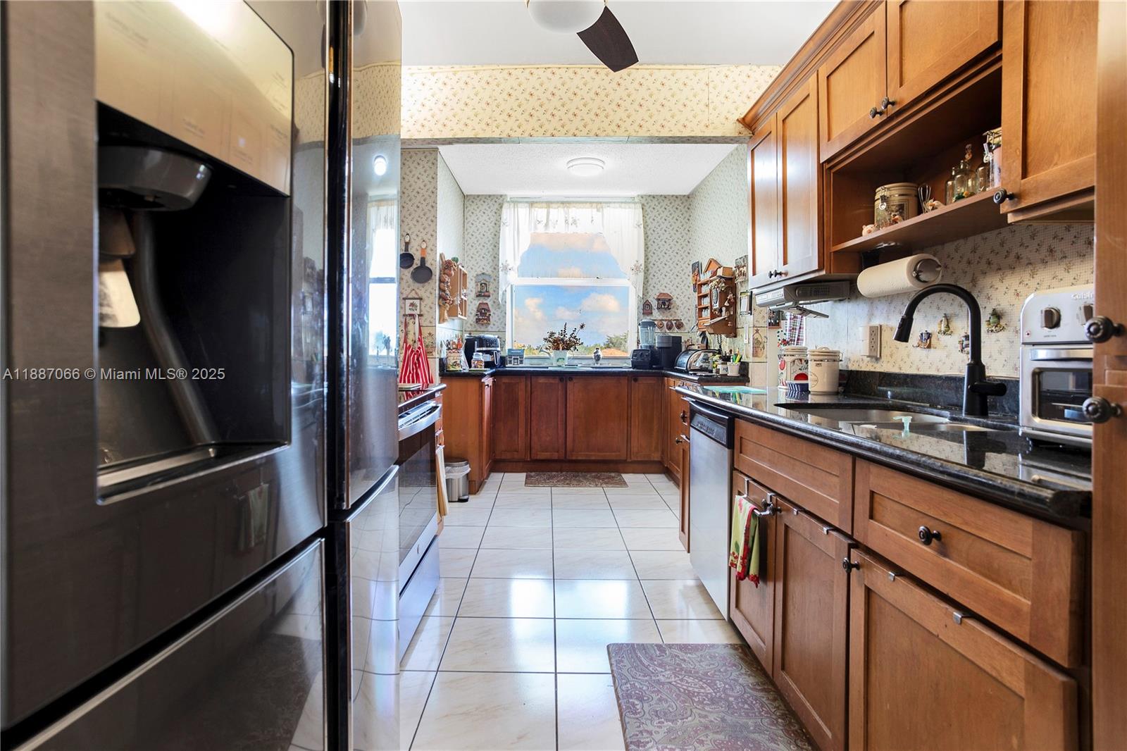 HILLCREST NO 21 CONDO - Residential