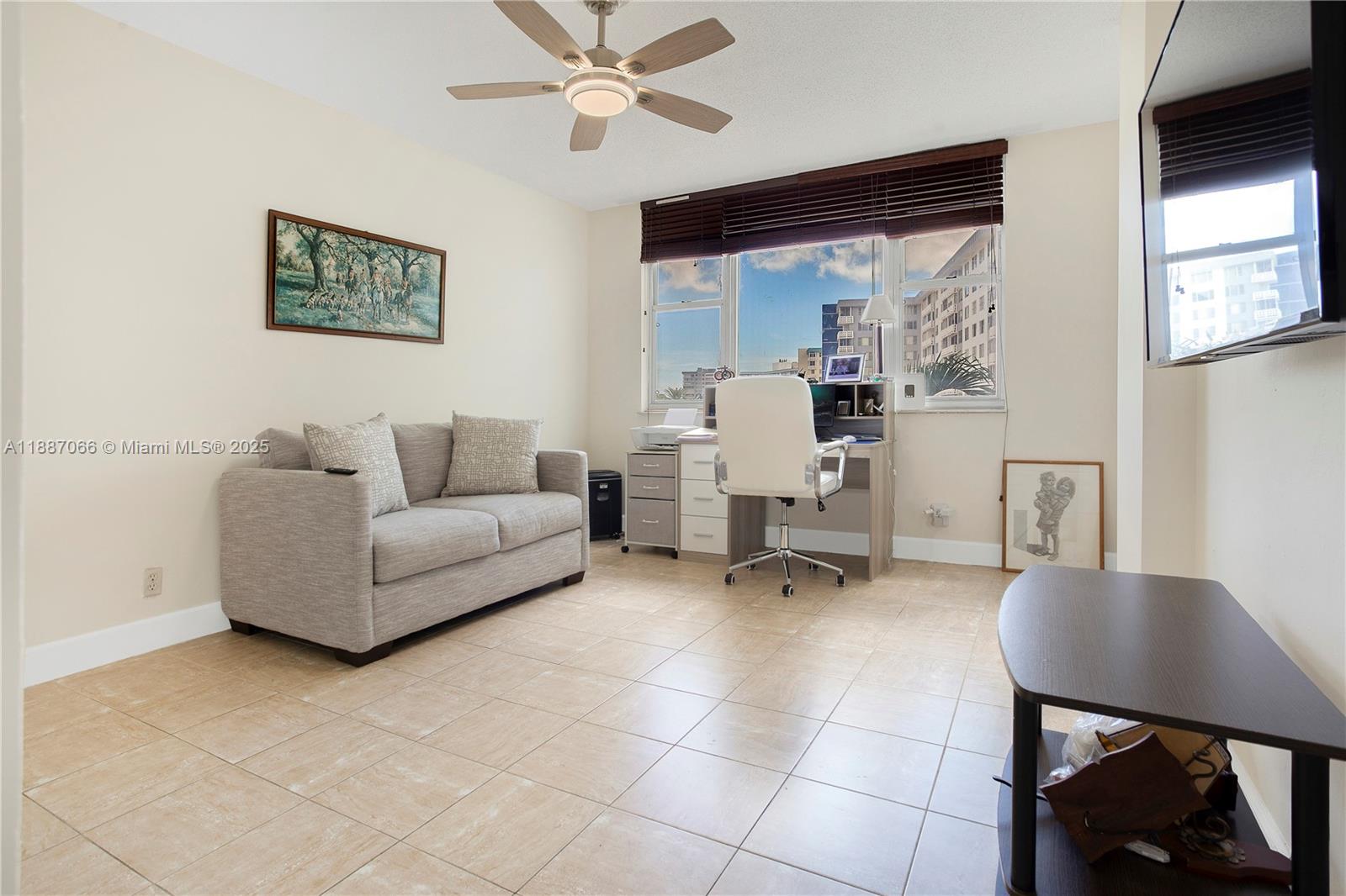 HILLCREST NO 21 CONDO - Residential