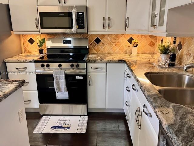 18TH HOLE AT INVERRARY CO - Residential