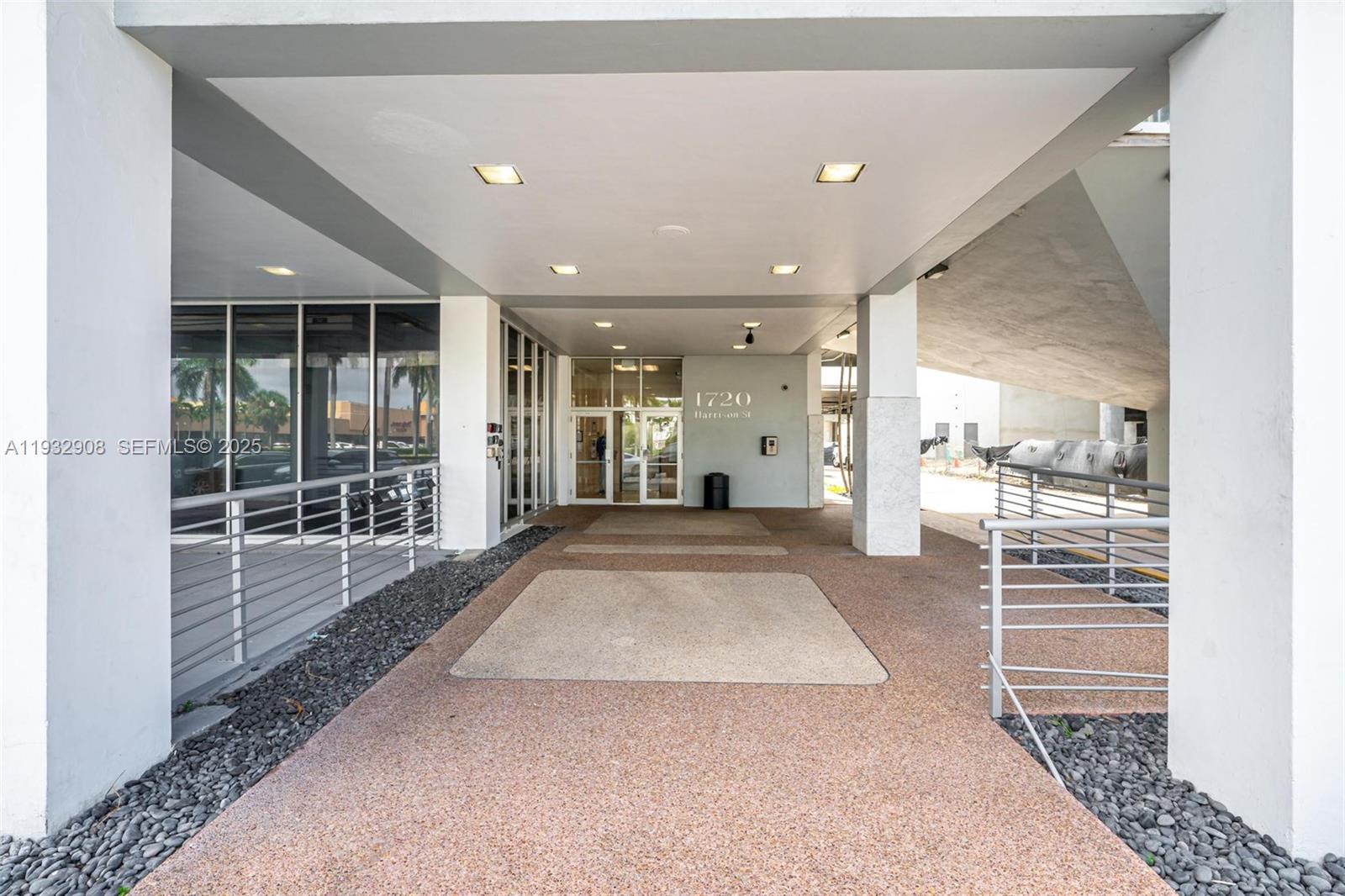 HOME TOWER CONDO - Residential Lease