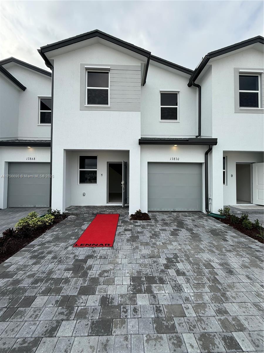 Rental Property at 17870 Sw 359 Terrace, Miami, Broward County, Florida - Bedrooms: 3 
Bathrooms: 3  - $2,300 MO.