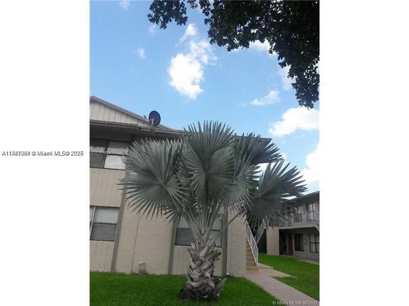 GREAT CORNER UNIT 2 BEDS 2 BATHS FULLY RENOVATED ALL SS APPLIANCES AND GRANITE COUNTER TOPS NEW FLOORS NEW EVERYTHING 1st floor with parking directly in front of door ... ITS A TRULY BEAUTY A MUST SEE ** Investor opportunity rented until march of 2026 ***