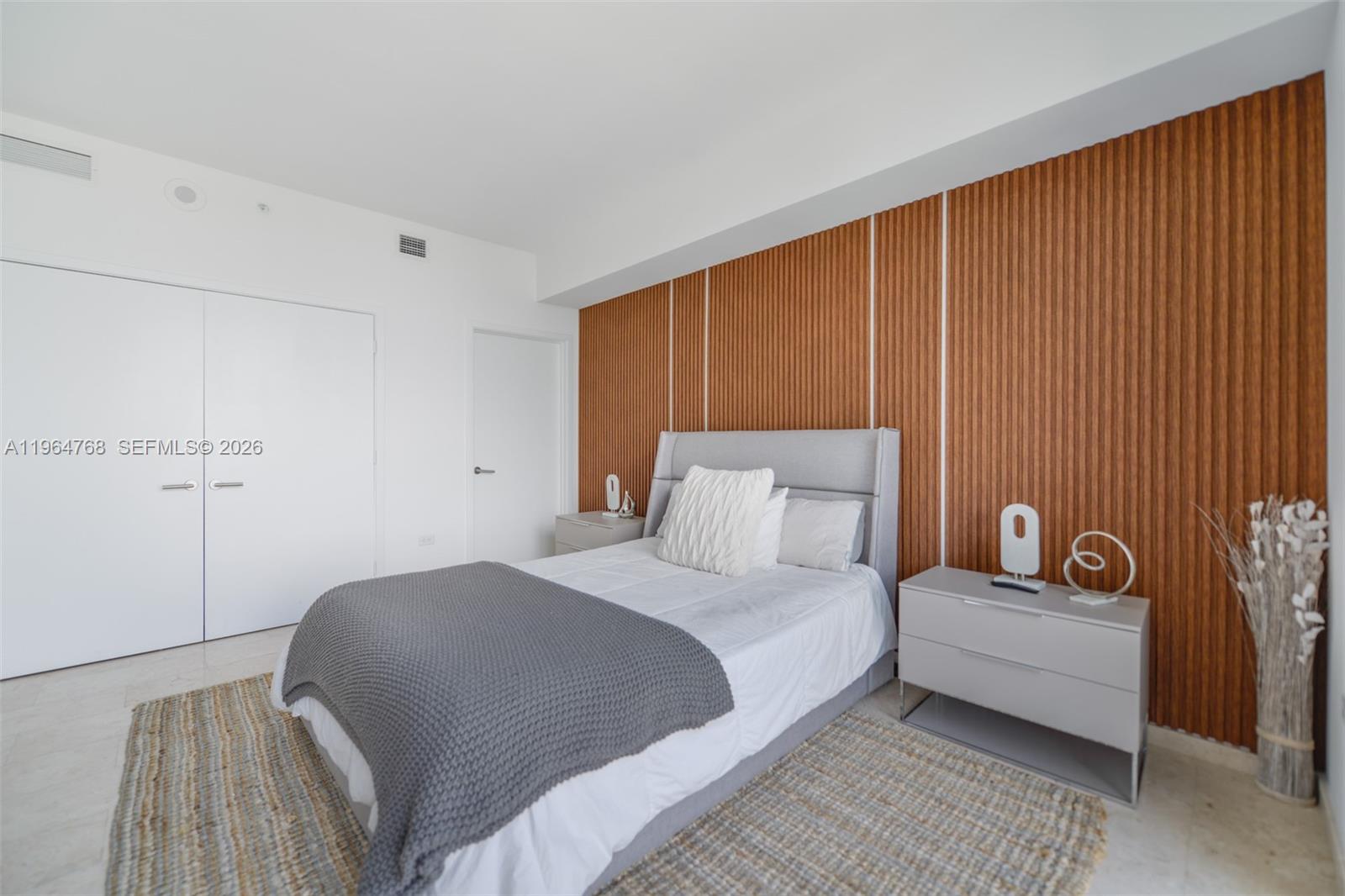 RISE CONDO - Residential