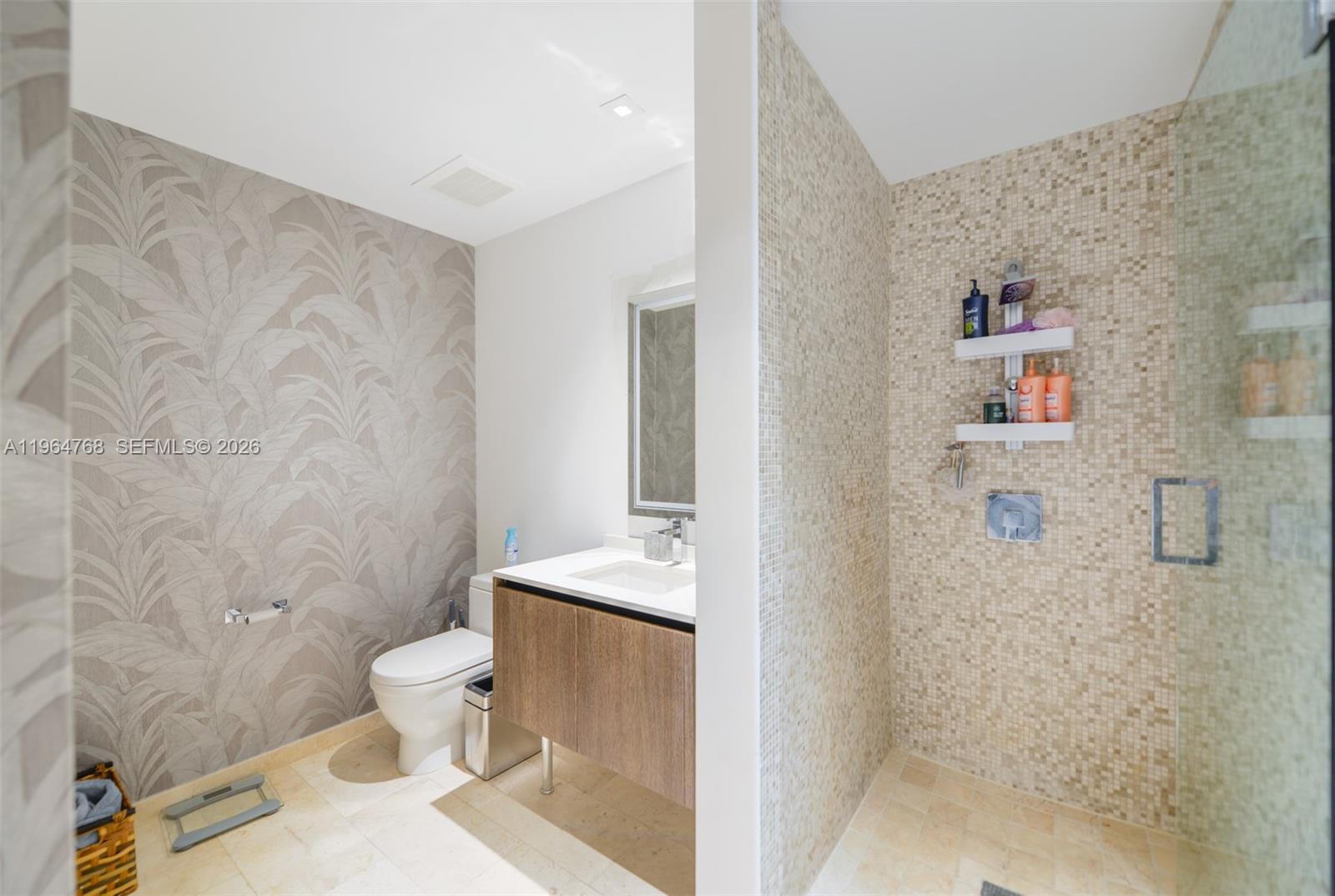 RISE CONDO - Residential