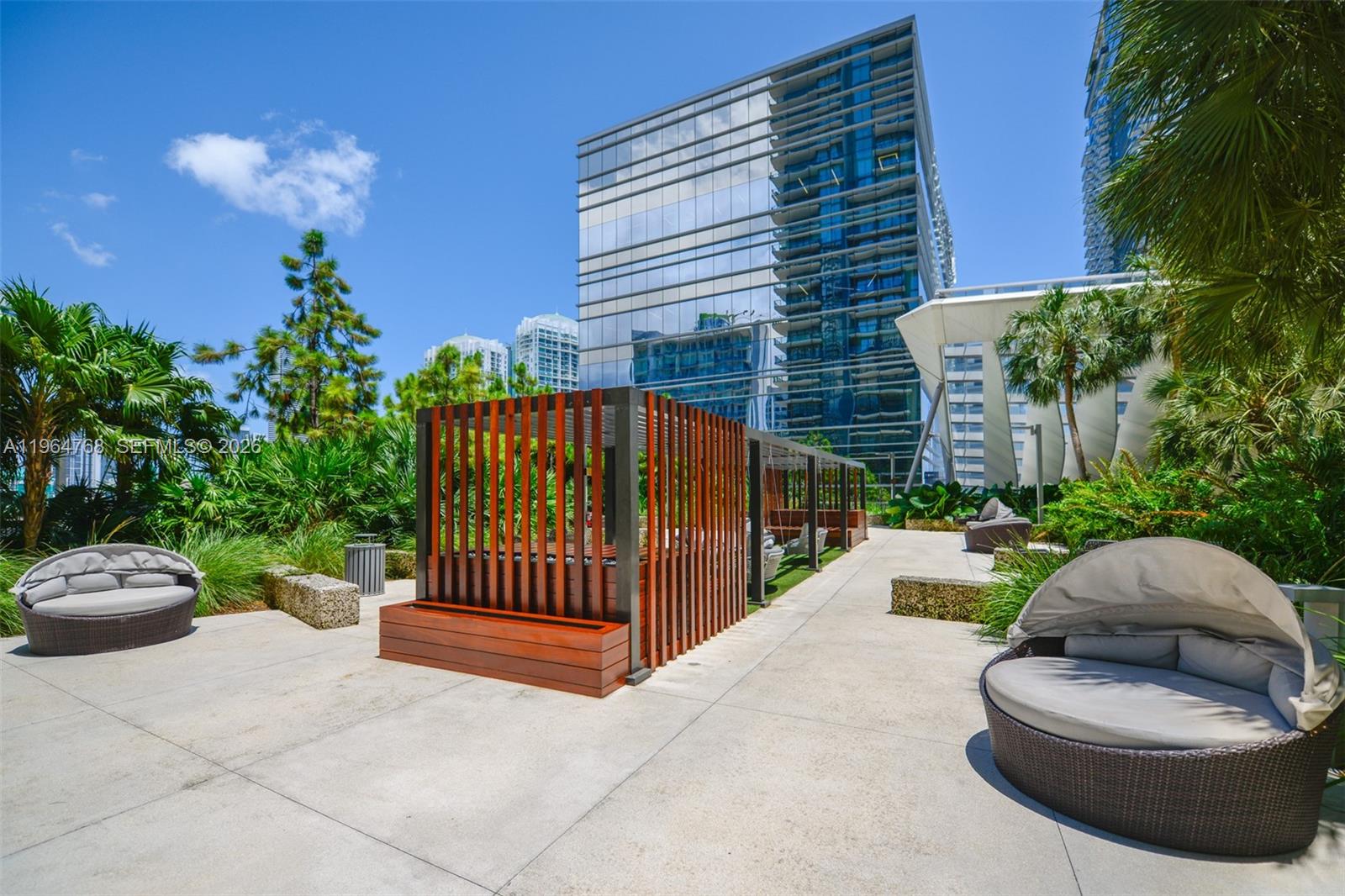 RISE CONDO - Residential