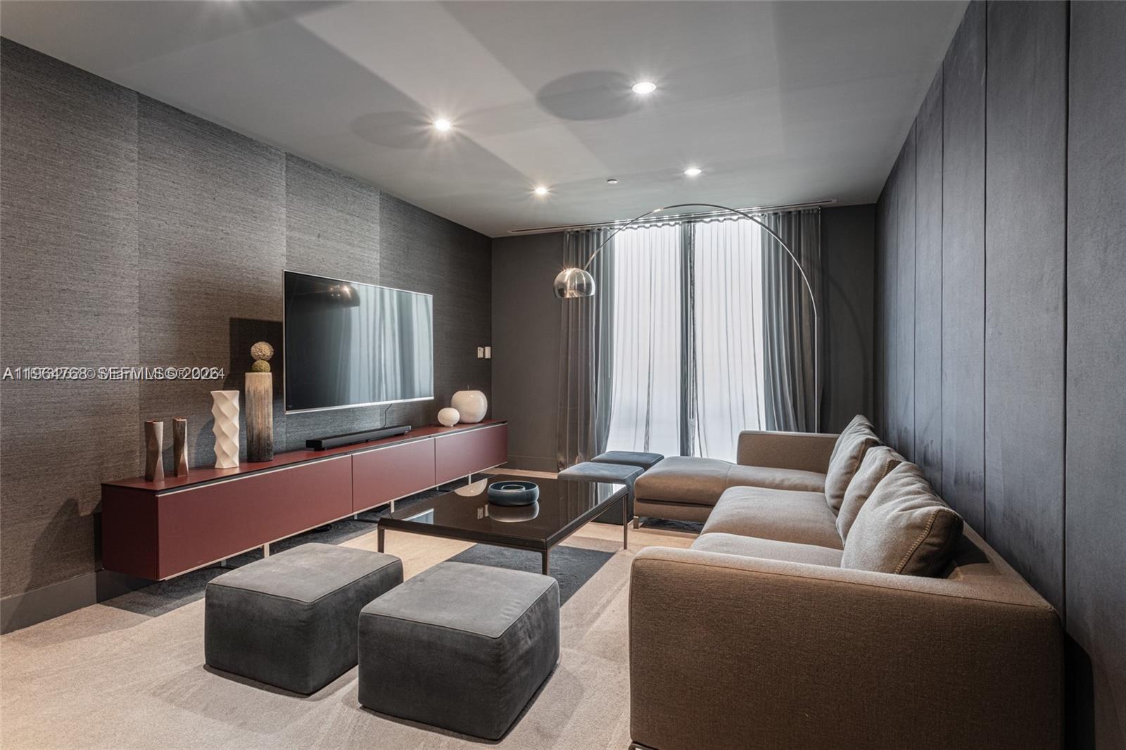 RISE CONDO - Residential