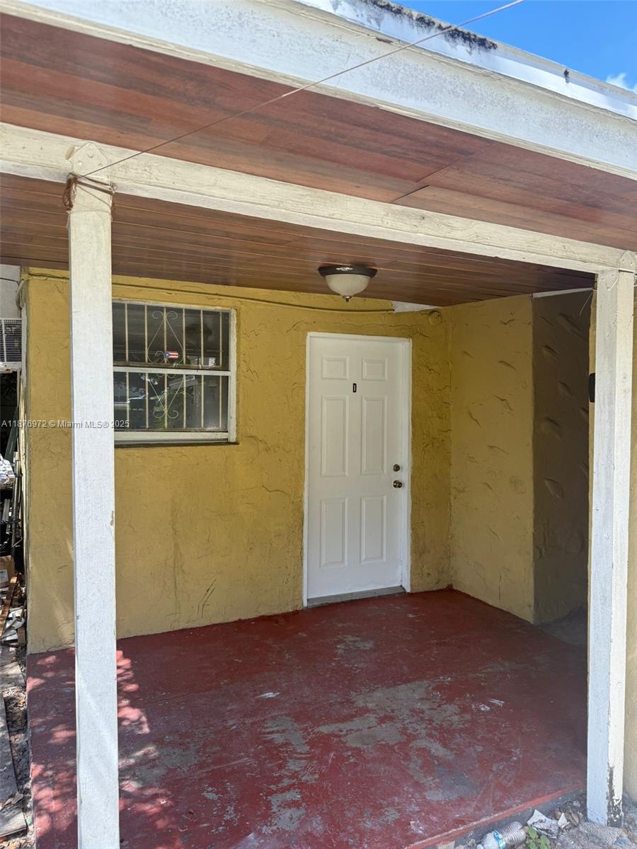 Large 1 bedroom
UTILITIES INCLUDED
Recently renovated
Parking Available
Pet Friendly
Section 8 Friendly
Call 305-833-1888